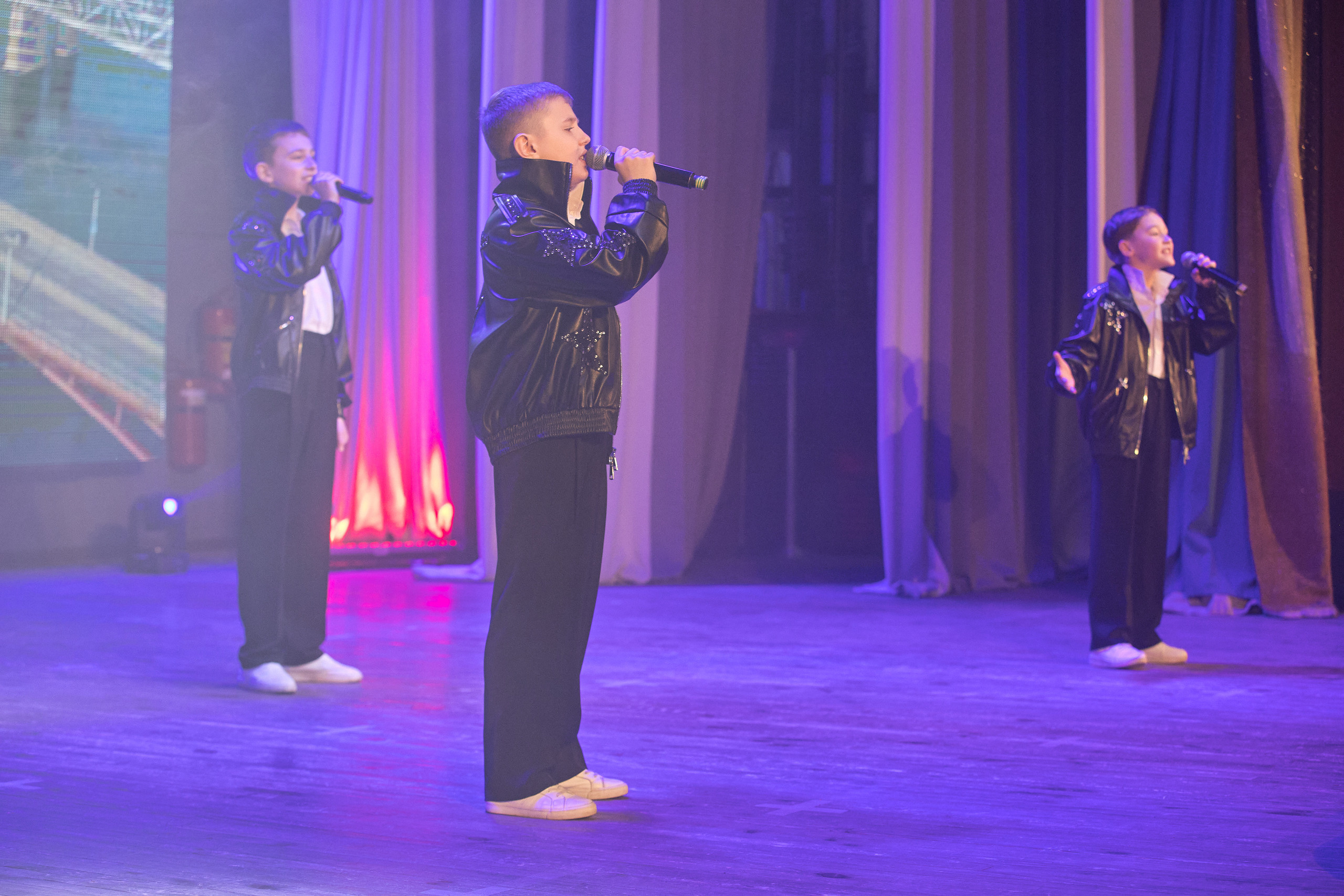 Портфолио репортажной фотосъёмки: Концерт в ДК Железнодорожников. Фотограф Яковлев Роман — Красноярск