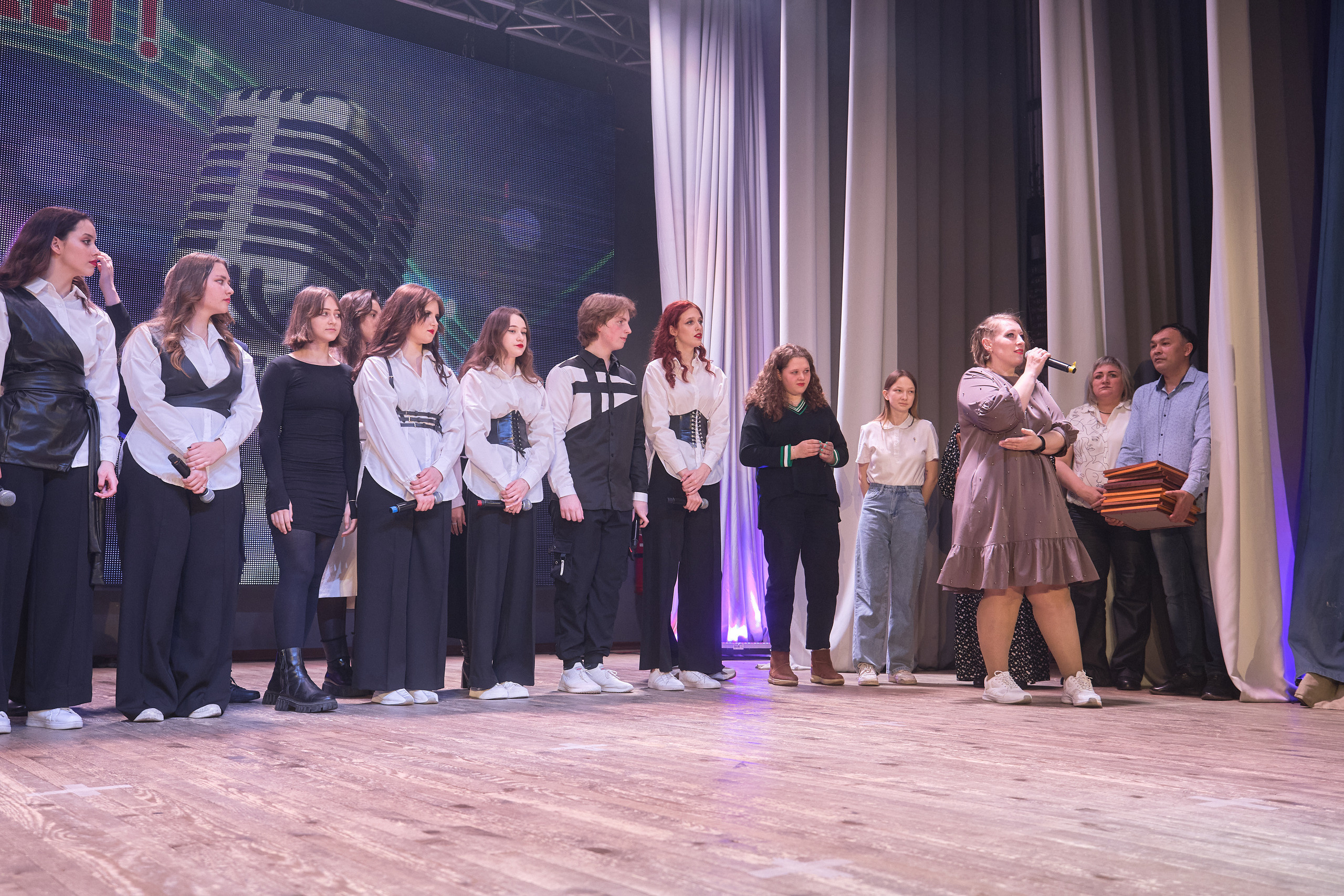 Портфолио репортажной фотосъёмки: Концерт в ДК Железнодорожников. Фотограф Яковлев Роман — Красноярск