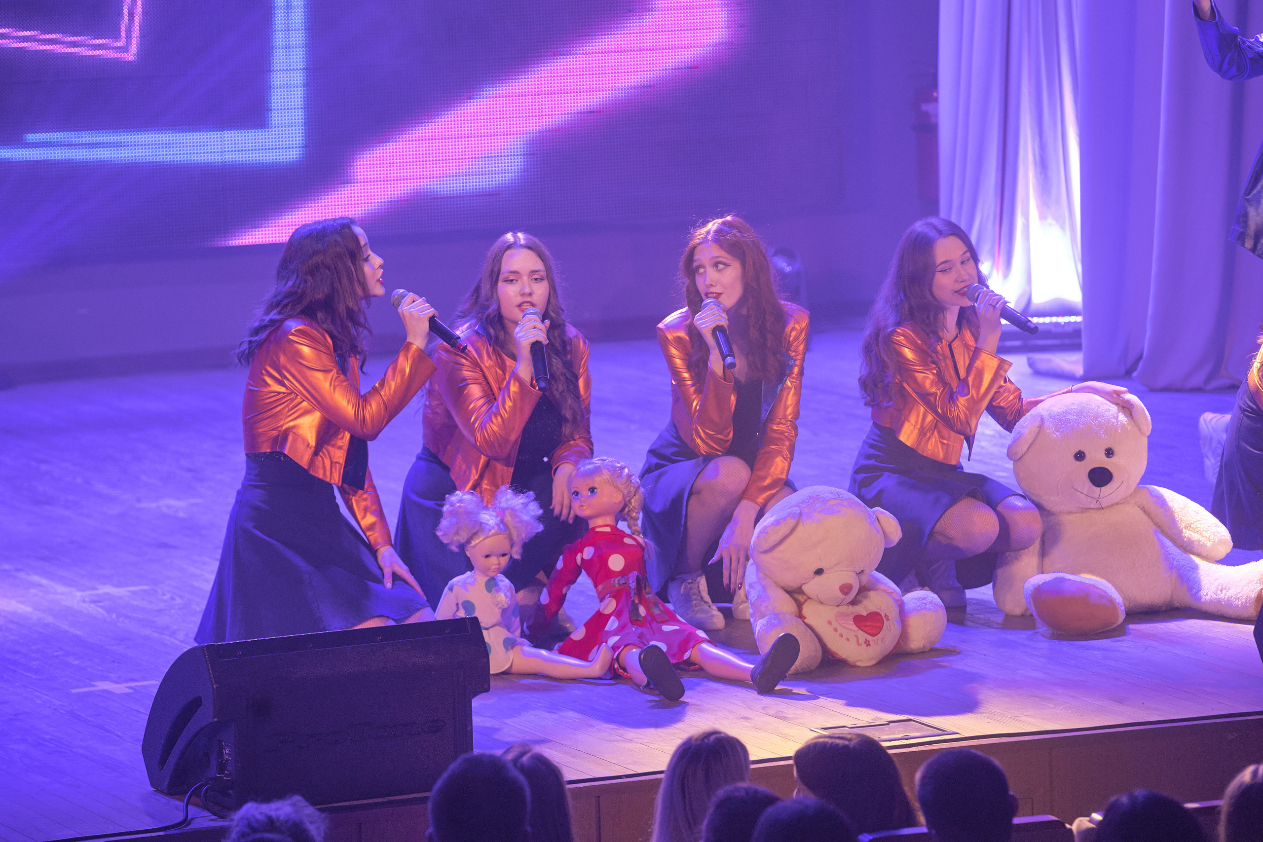 Портфолио репортажной фотосъёмки: Концерт в ДК Железнодорожников. Фотограф Яковлев Роман — Красноярск