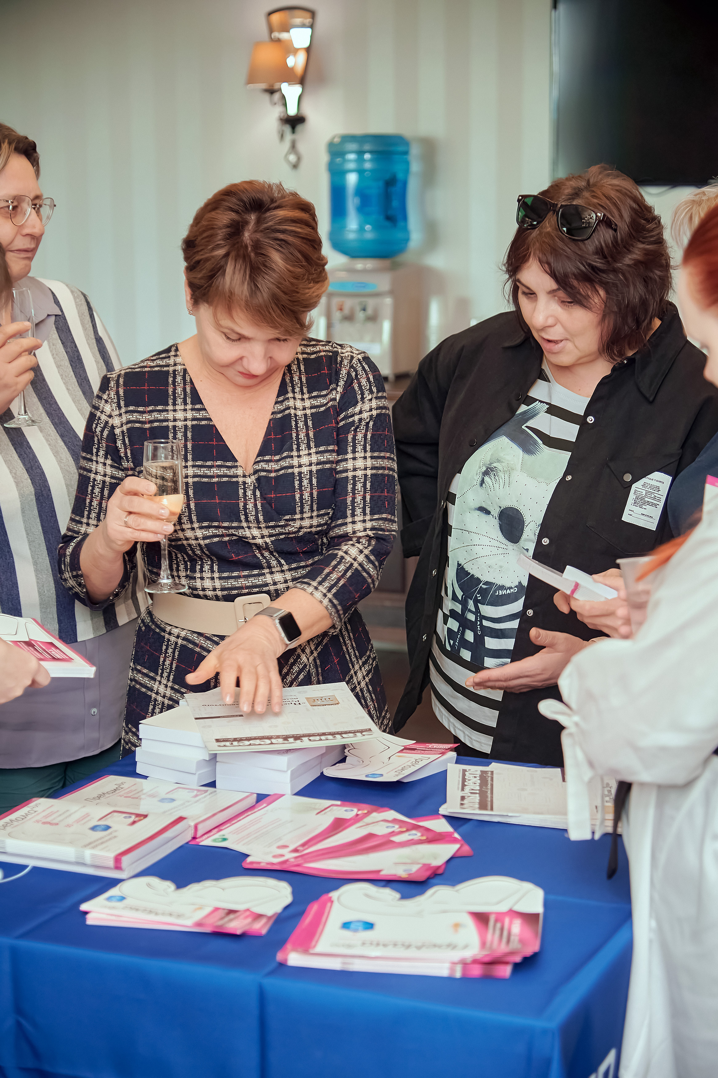 Портфолио репортажной фотосъёмки: ПреМама Дуо в Сафари-клуб. Фотограф Яковлев Роман — Красноярск