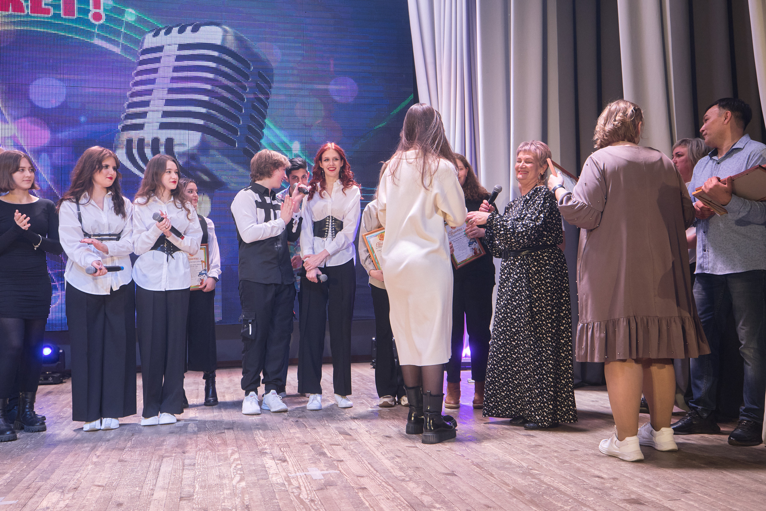 Портфолио репортажной фотосъёмки: Концерт в ДК Железнодорожников. Фотограф Яковлев Роман — Красноярск