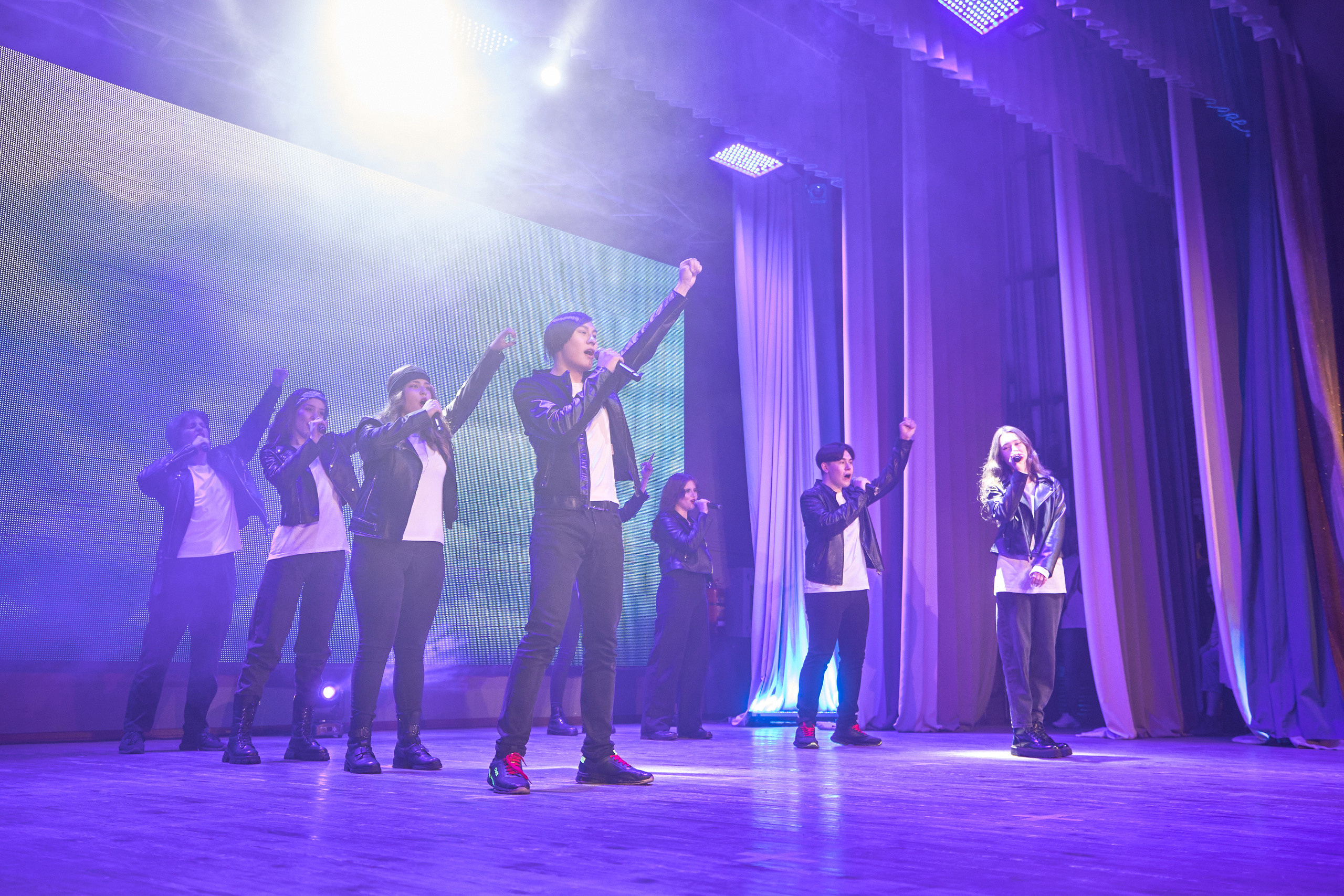 Портфолио репортажной фотосъёмки: Концерт в ДК Железнодорожников. Фотограф Яковлев Роман — Красноярск