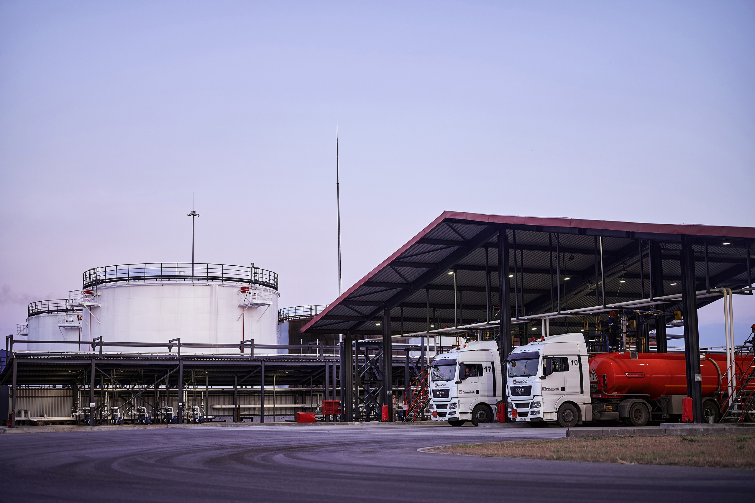 Портфолио по промышленной фотосъёмке: Поставка нефтепродуктов «РЕГИОНСНАБ». Фотограф Яковлев Роман — Красноярск