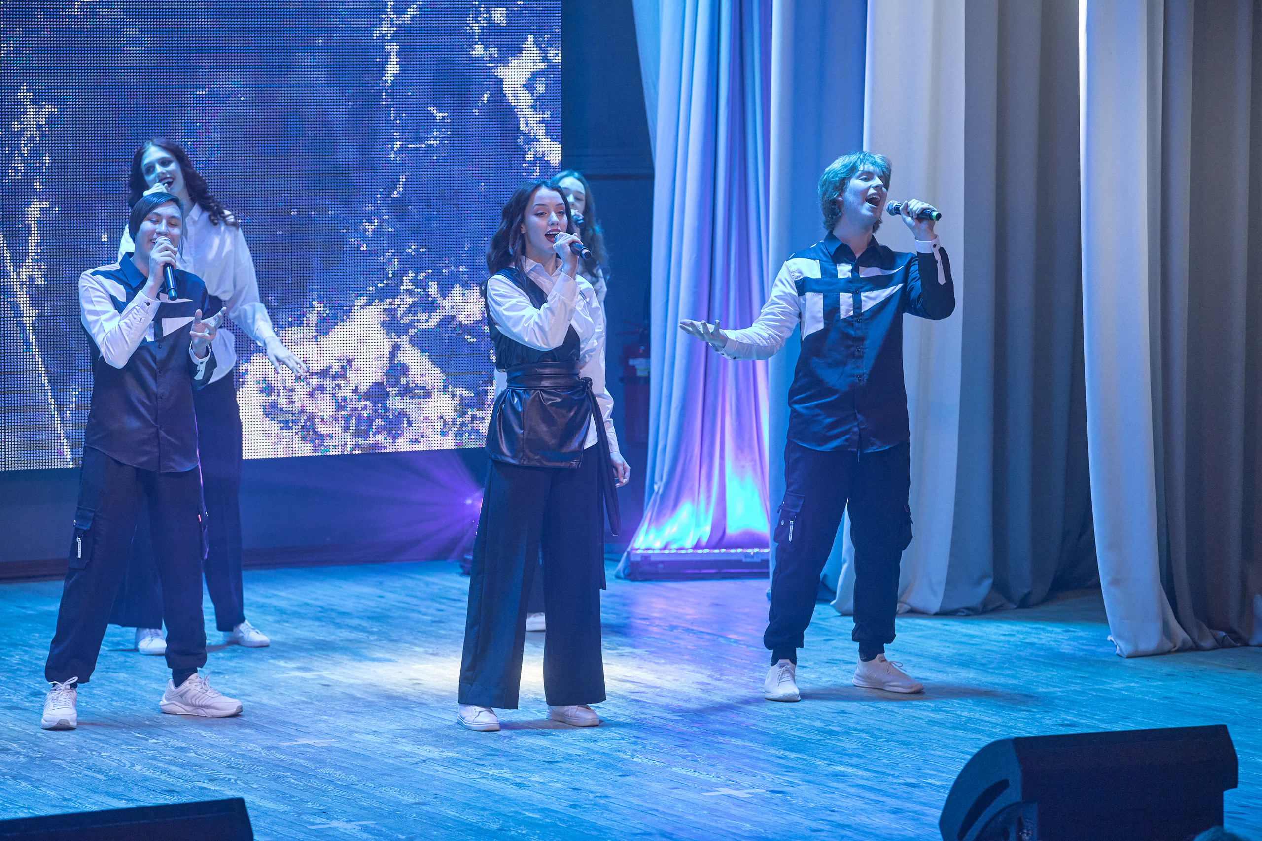 Портфолио репортажной фотосъёмки: Концерт в ДК Железнодорожников. Фотограф Яковлев Роман — Красноярск