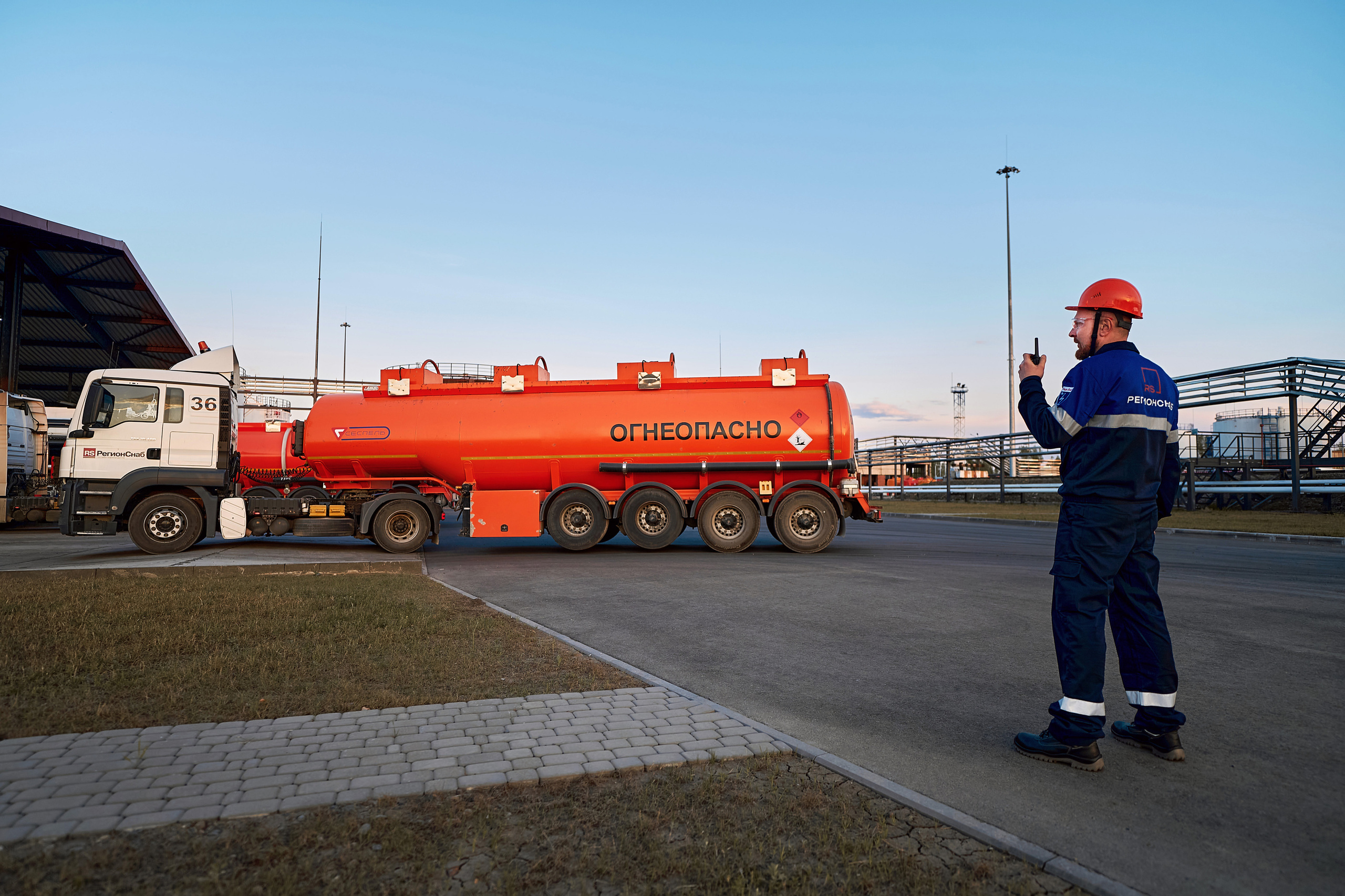 Портфолио по промышленной фотосъёмке: Поставка нефтепродуктов «РЕГИОНСНАБ». Фотограф Яковлев Роман — Красноярск