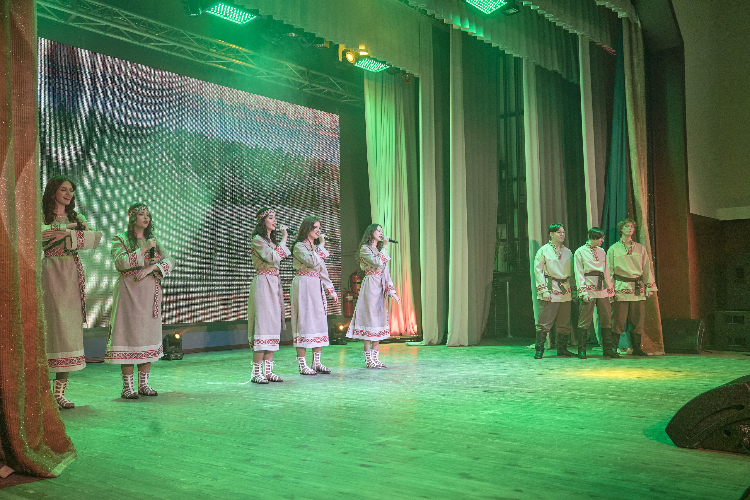 Портфолио репортажной фотосъёмки: Концерт в ДК Железнодорожников. Фотограф Яковлев Роман — Красноярск