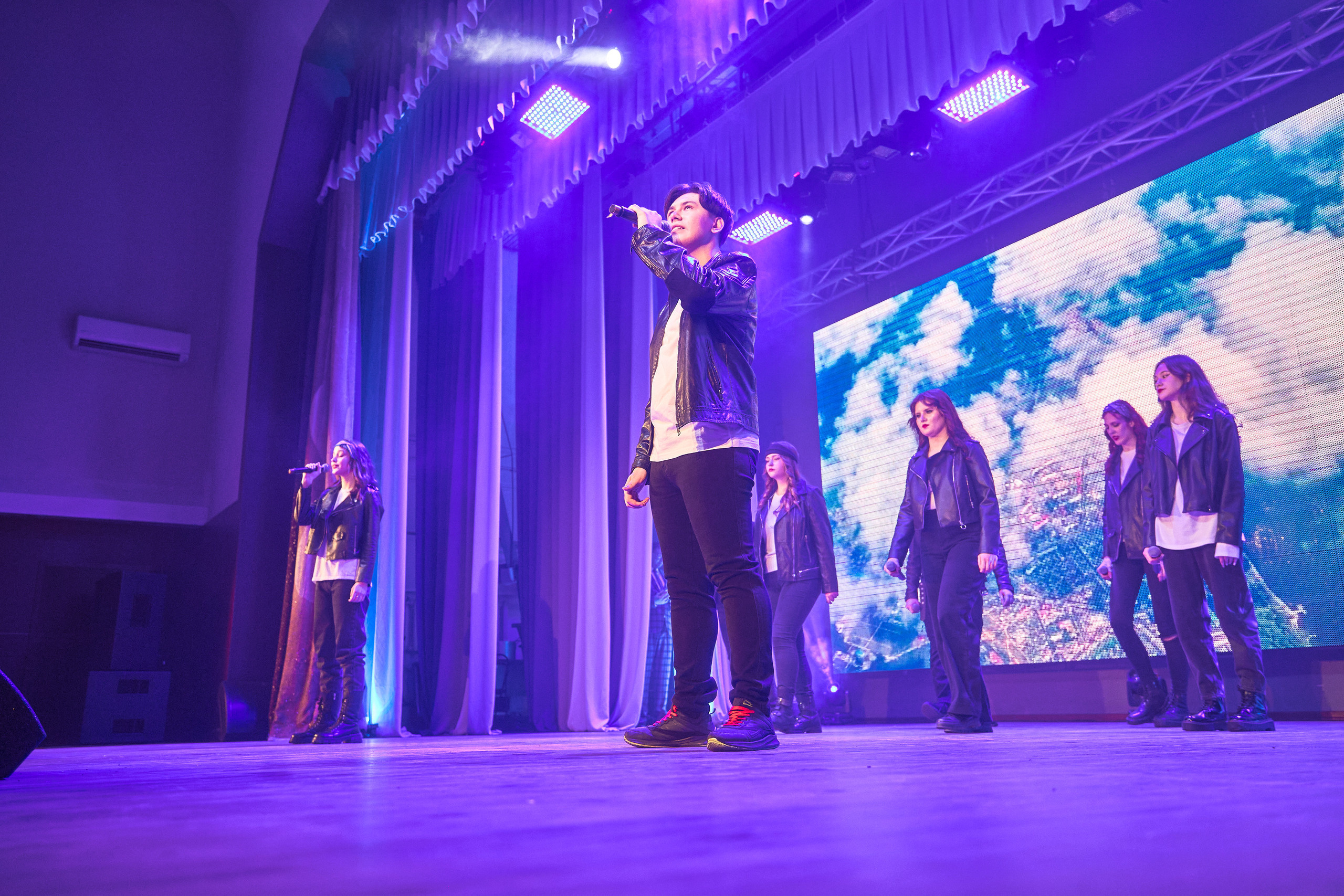 Портфолио репортажной фотосъёмки: Концерт в ДК Железнодорожников. Фотограф Яковлев Роман — Красноярск