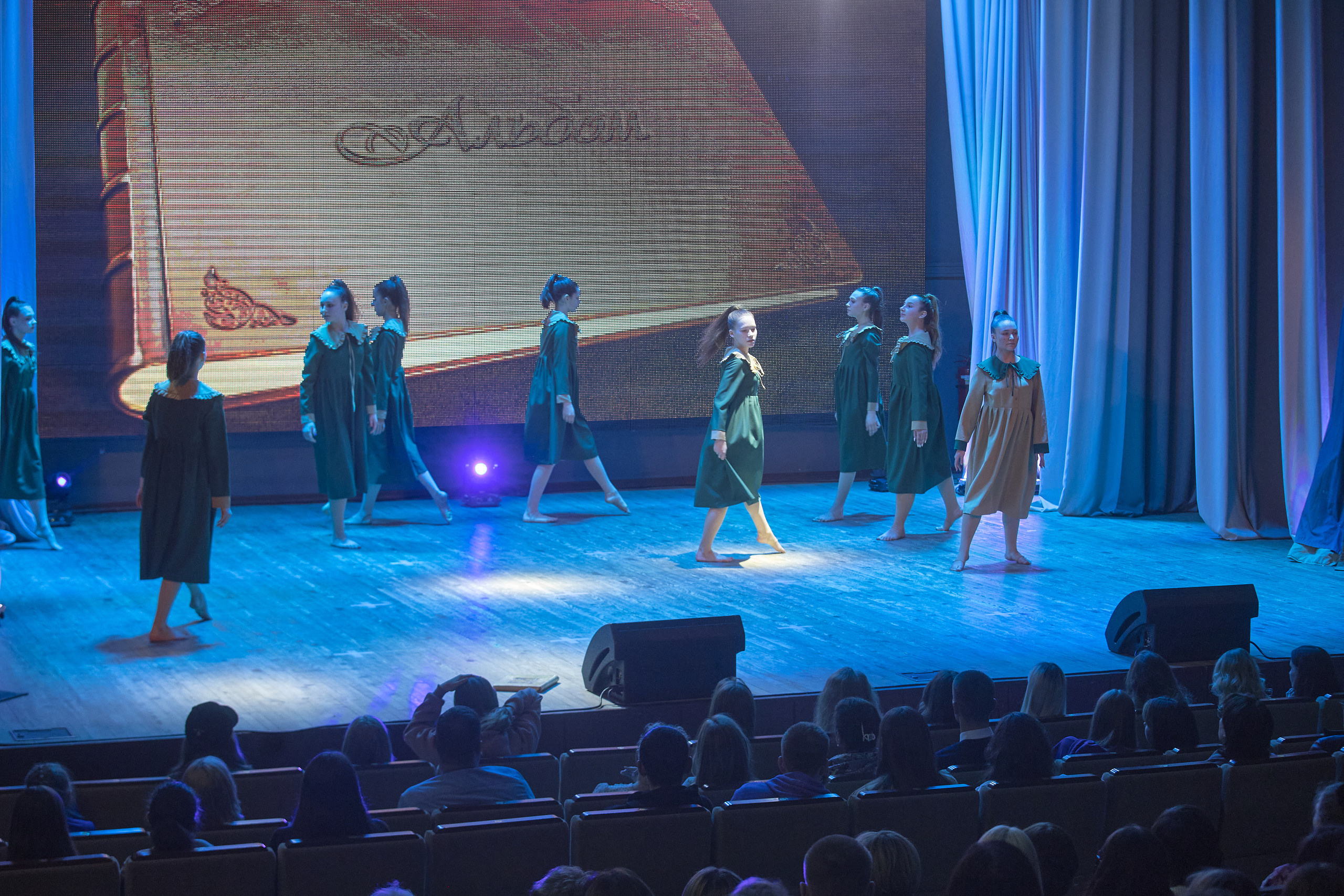 Портфолио репортажной фотосъёмки: Концерт в ДК Железнодорожников. Фотограф Яковлев Роман — Красноярск