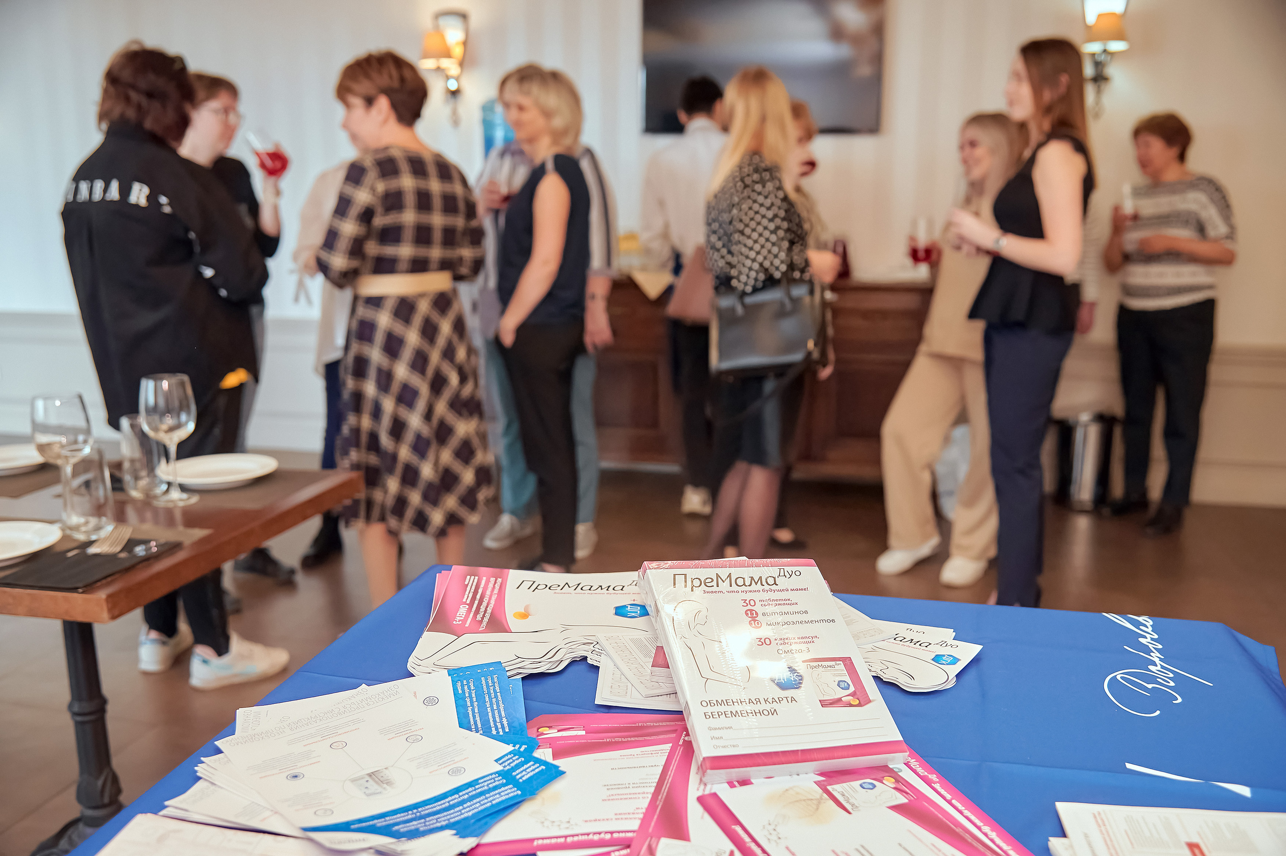 Портфолио репортажной фотосъёмки: ПреМама Дуо в Сафари-клуб. Фотограф Яковлев Роман — Красноярск
