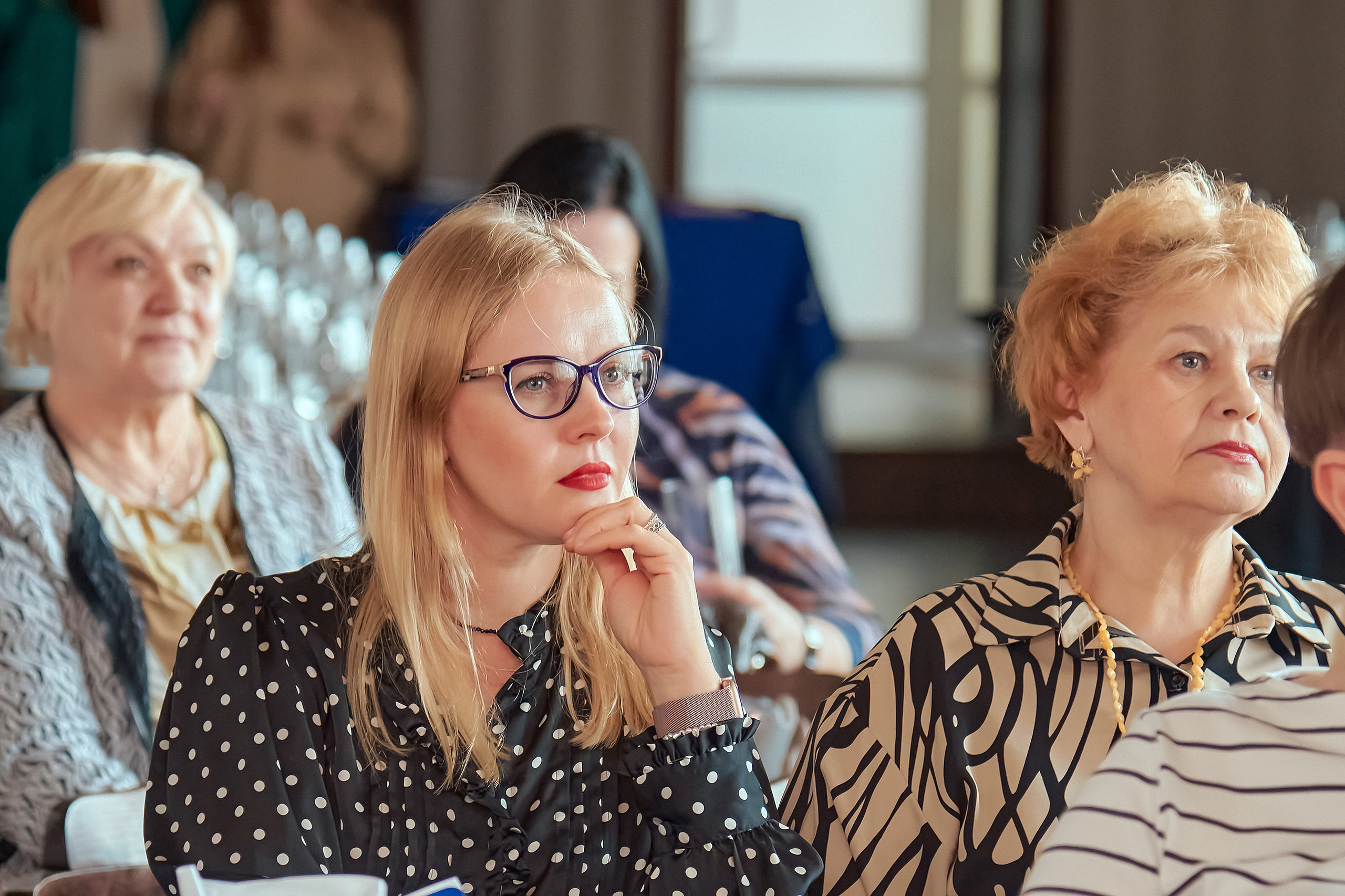 Портфолио репортажной фотосъёмки: ПреМама Дуо в Сафари-клуб. Фотограф Яковлев Роман — Красноярск