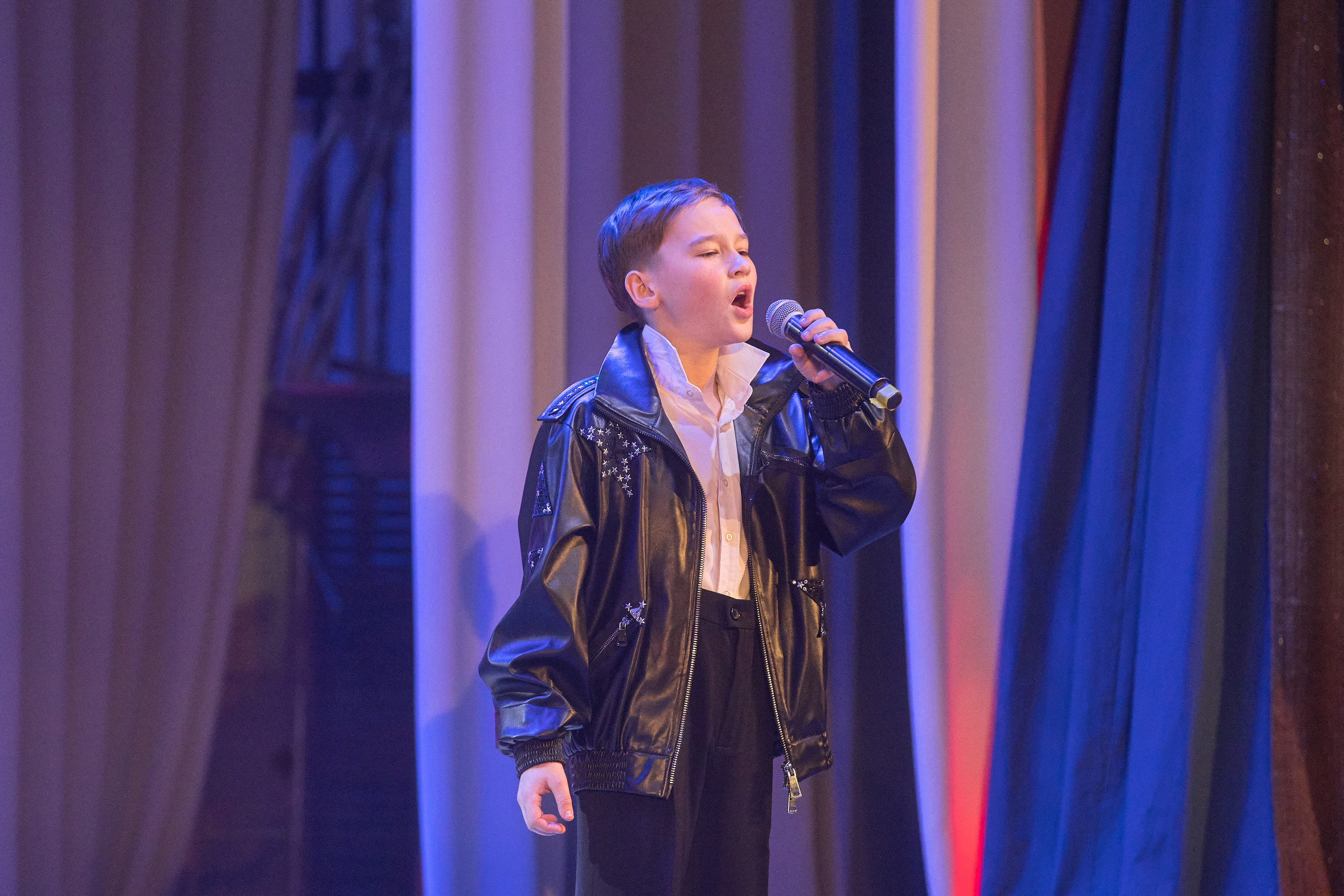 Портфолио репортажной фотосъёмки: Концерт в ДК Железнодорожников. Фотограф Яковлев Роман — Красноярск