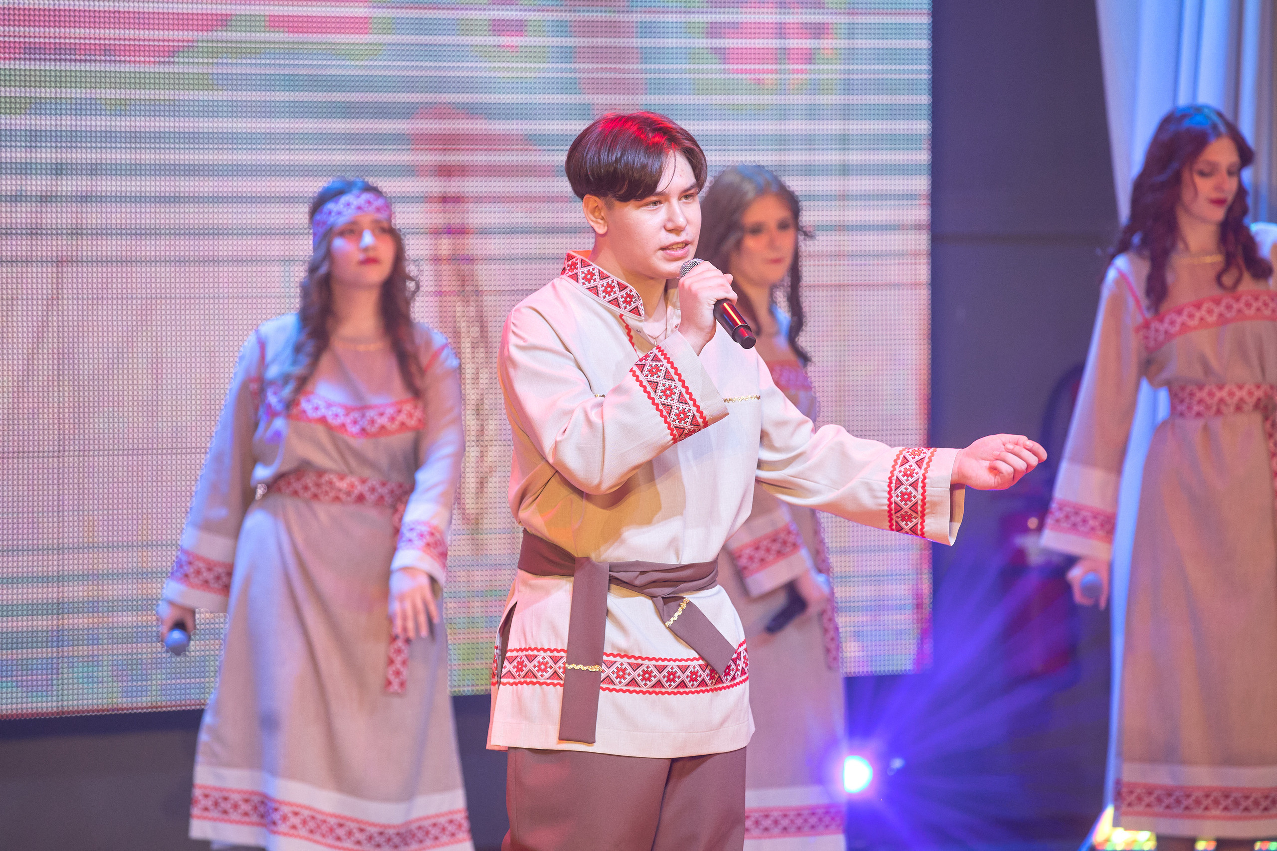 Портфолио репортажной фотосъёмки: Концерт в ДК Железнодорожников. Фотограф Яковлев Роман — Красноярск