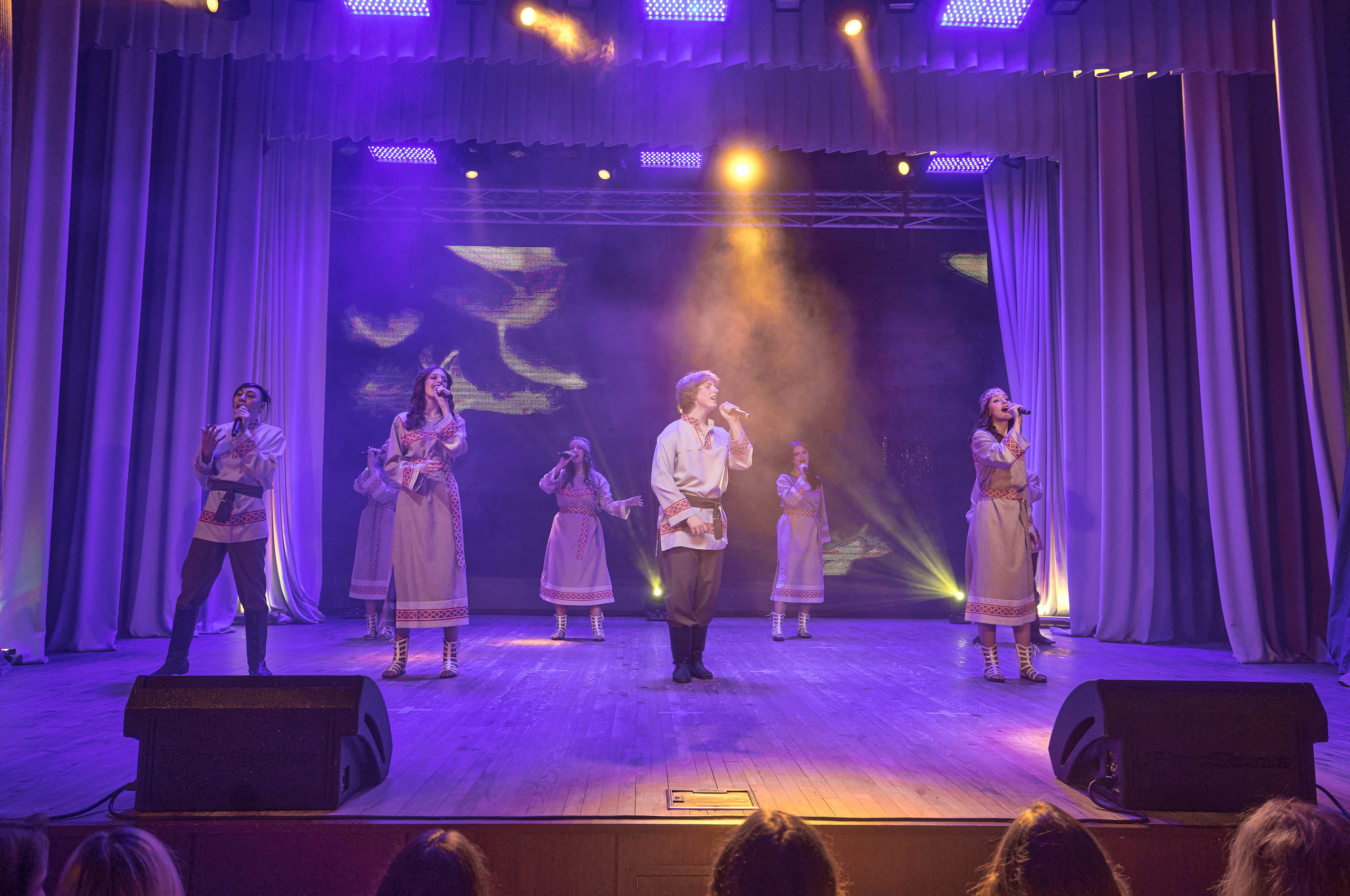 Портфолио репортажной фотосъёмки: Концерт в ДК Железнодорожников. Фотограф Яковлев Роман — Красноярск