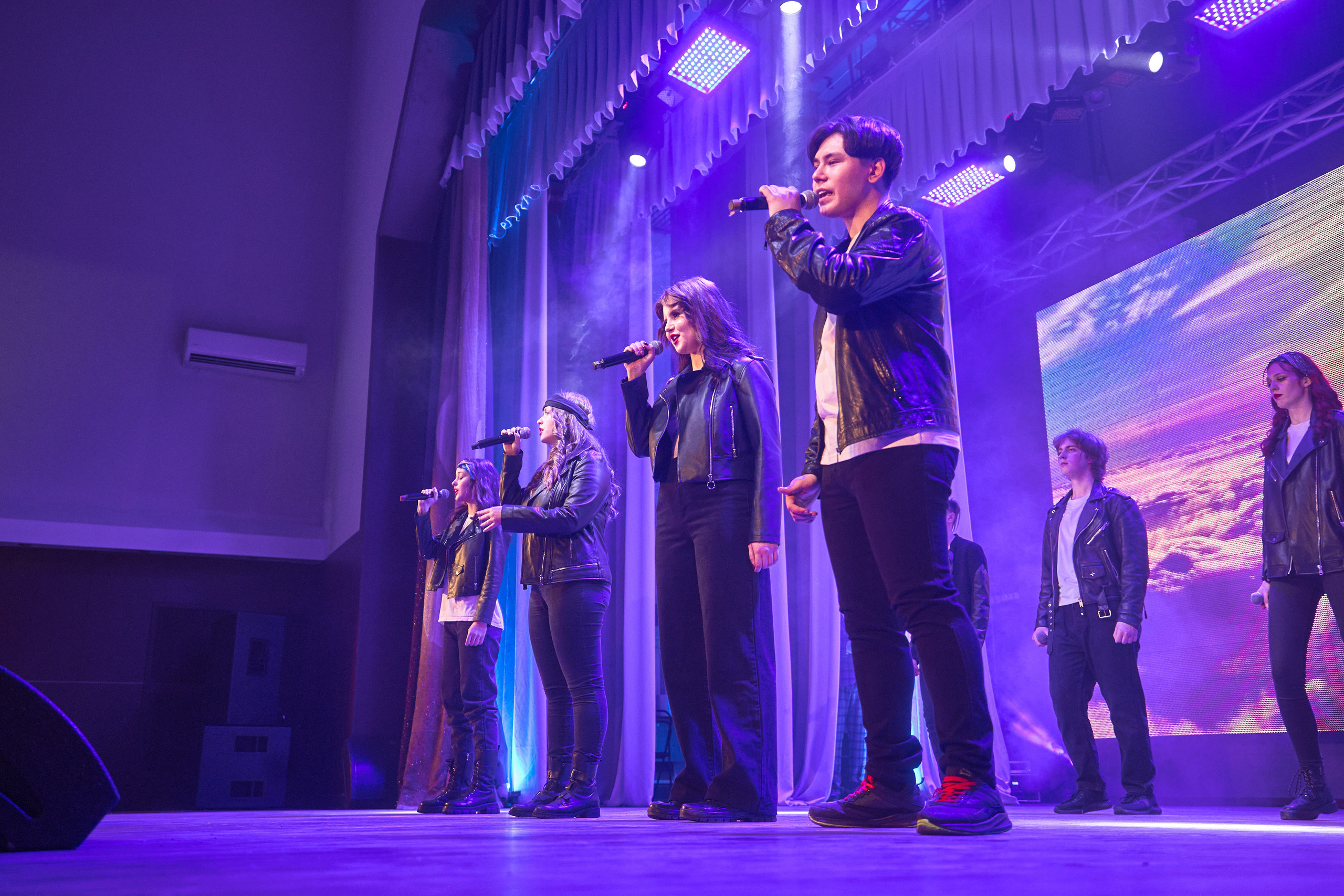 Портфолио репортажной фотосъёмки: Концерт в ДК Железнодорожников. Фотограф Яковлев Роман — Красноярск