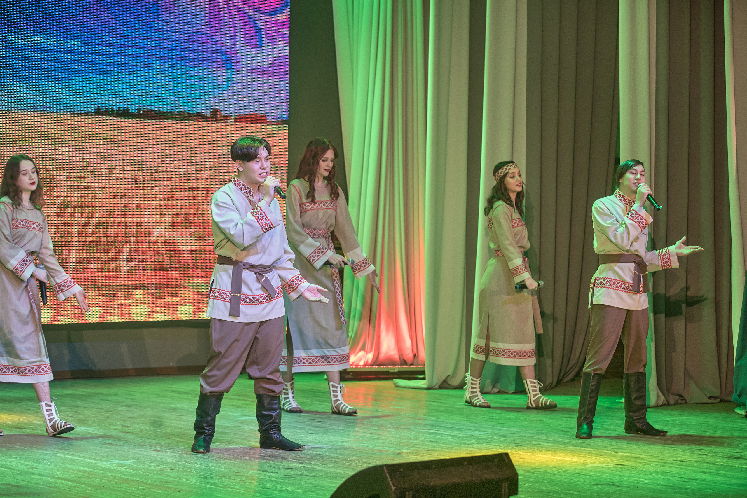 Портфолио репортажной фотосъёмки: Концерт в ДК Железнодорожников. Фотограф Яковлев Роман — Красноярск