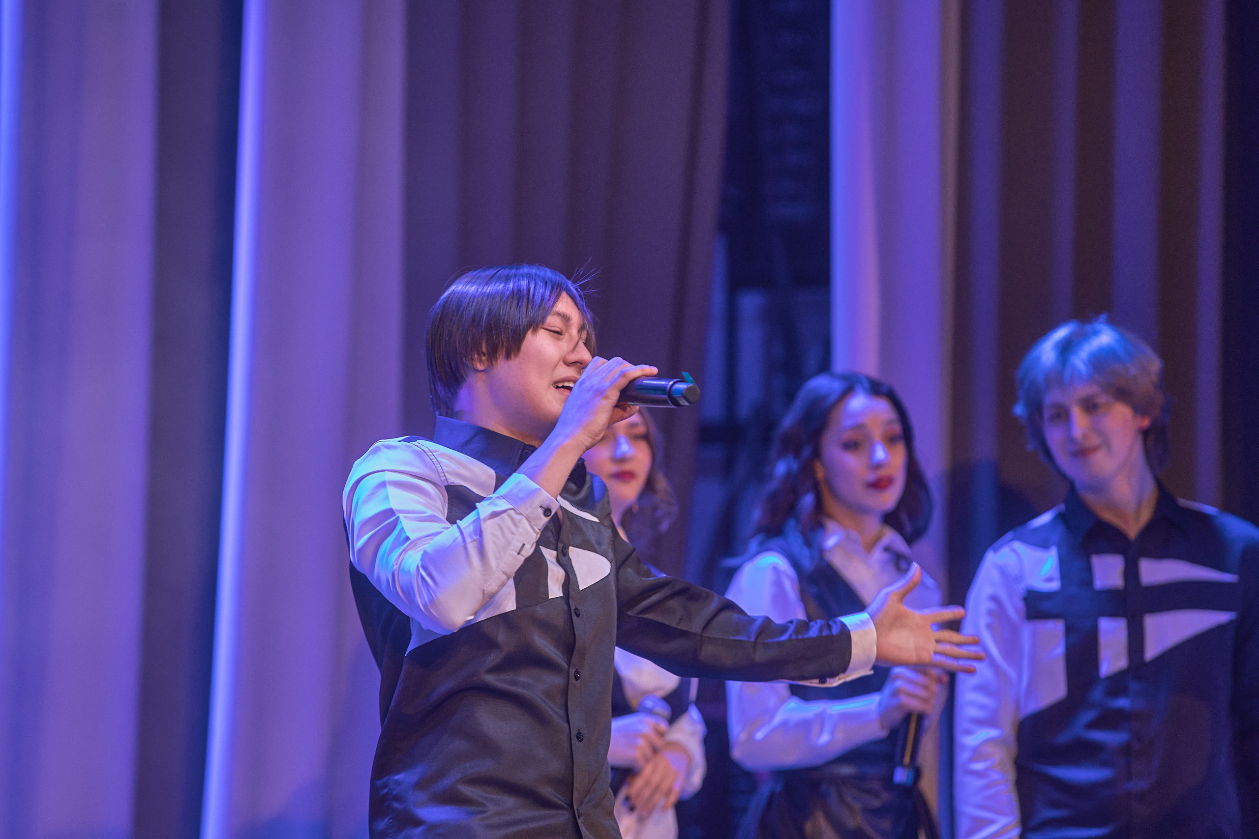 Портфолио репортажной фотосъёмки: Концерт в ДК Железнодорожников. Фотограф Яковлев Роман — Красноярск