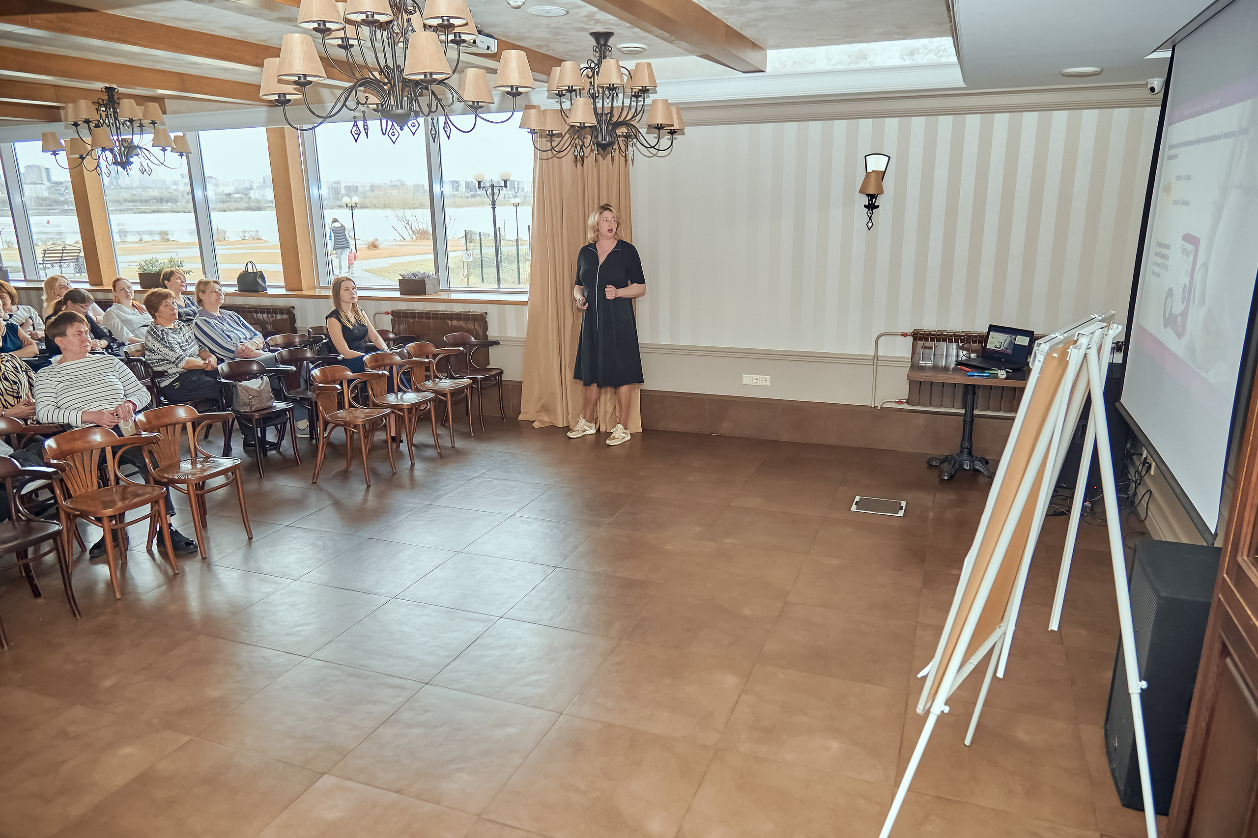 Портфолио репортажной фотосъёмки: ПреМама Дуо в Сафари-клуб. Фотограф Яковлев Роман — Красноярск