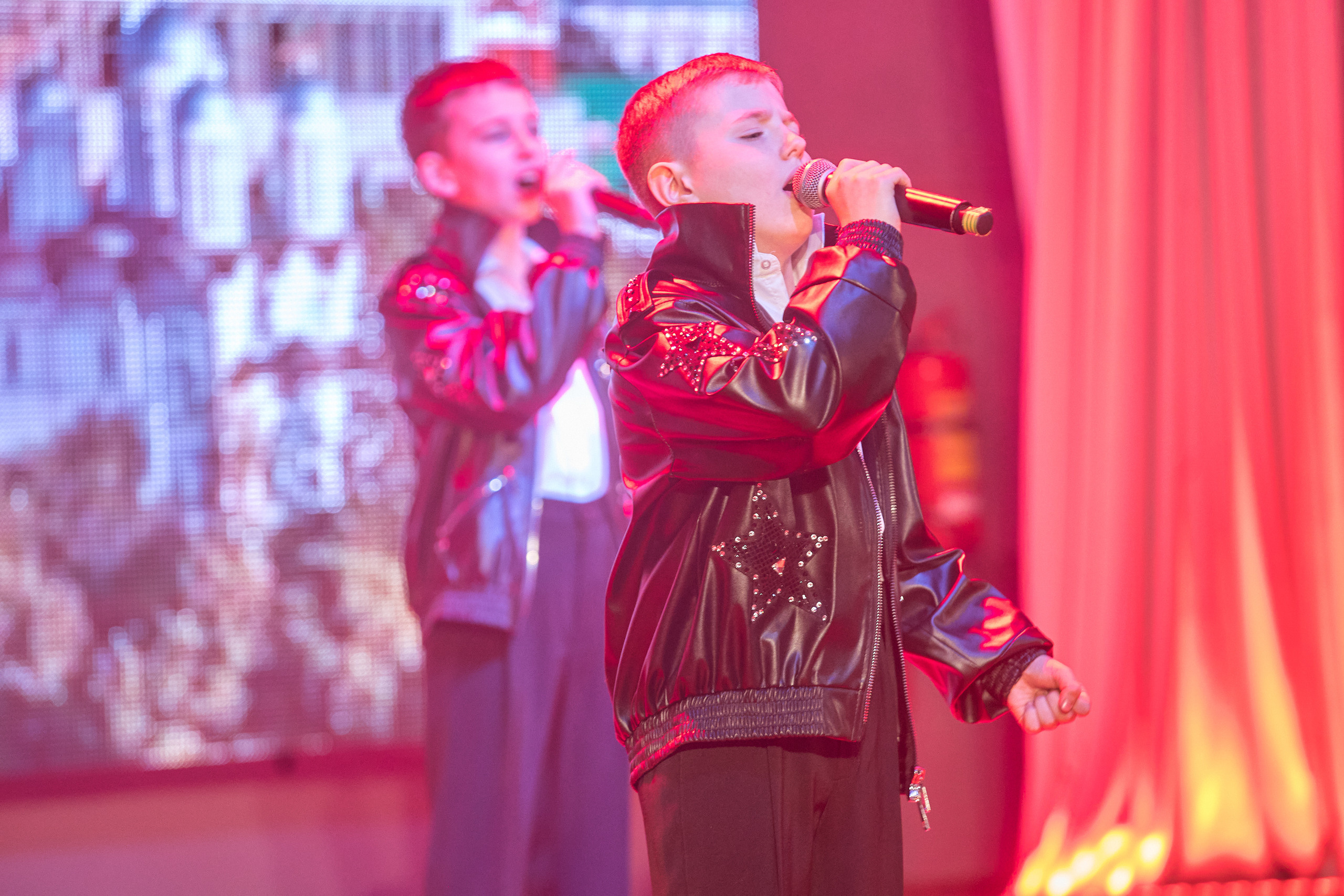 Портфолио репортажной фотосъёмки: Концерт в ДК Железнодорожников. Фотограф Яковлев Роман — Красноярск