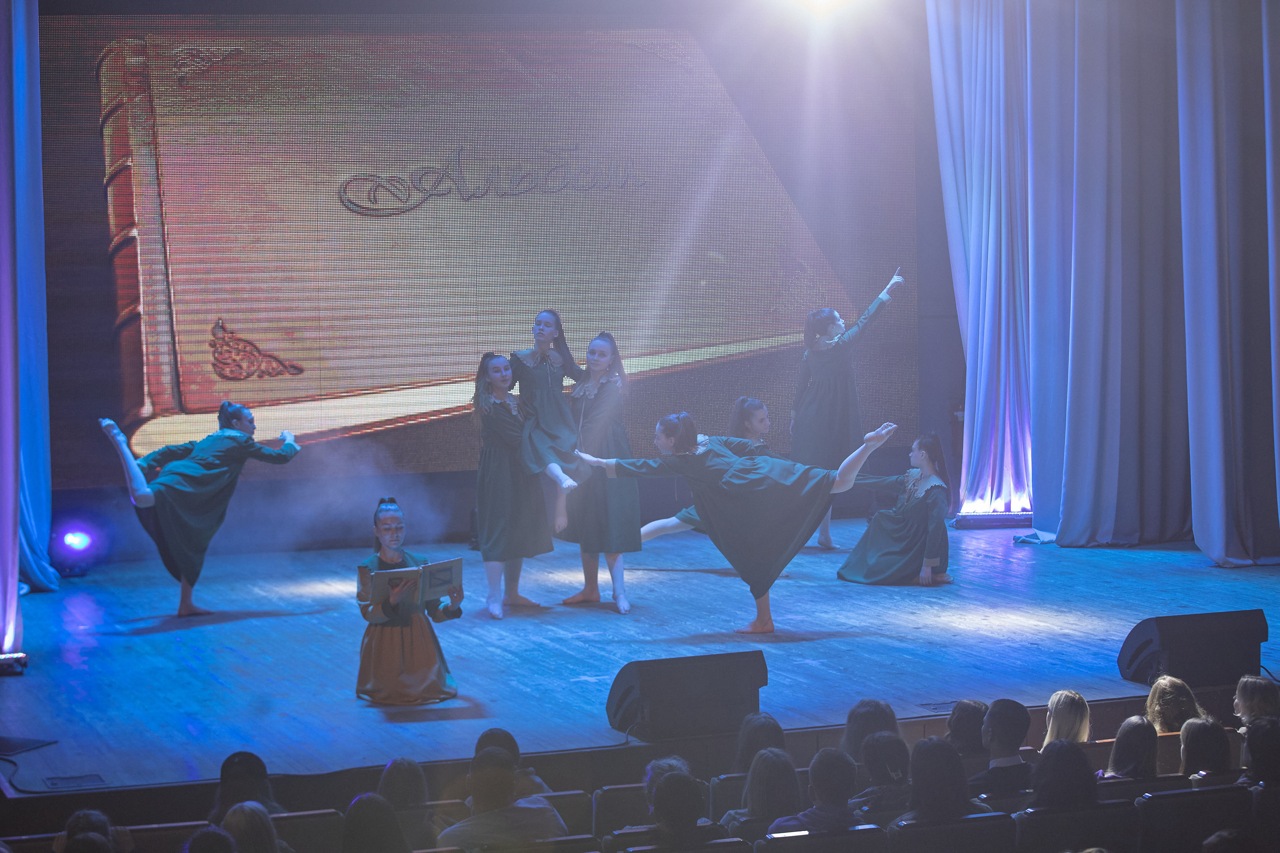 Портфолио репортажной фотосъёмки: Концерт в ДК Железнодорожников. Фотограф Яковлев Роман — Красноярск