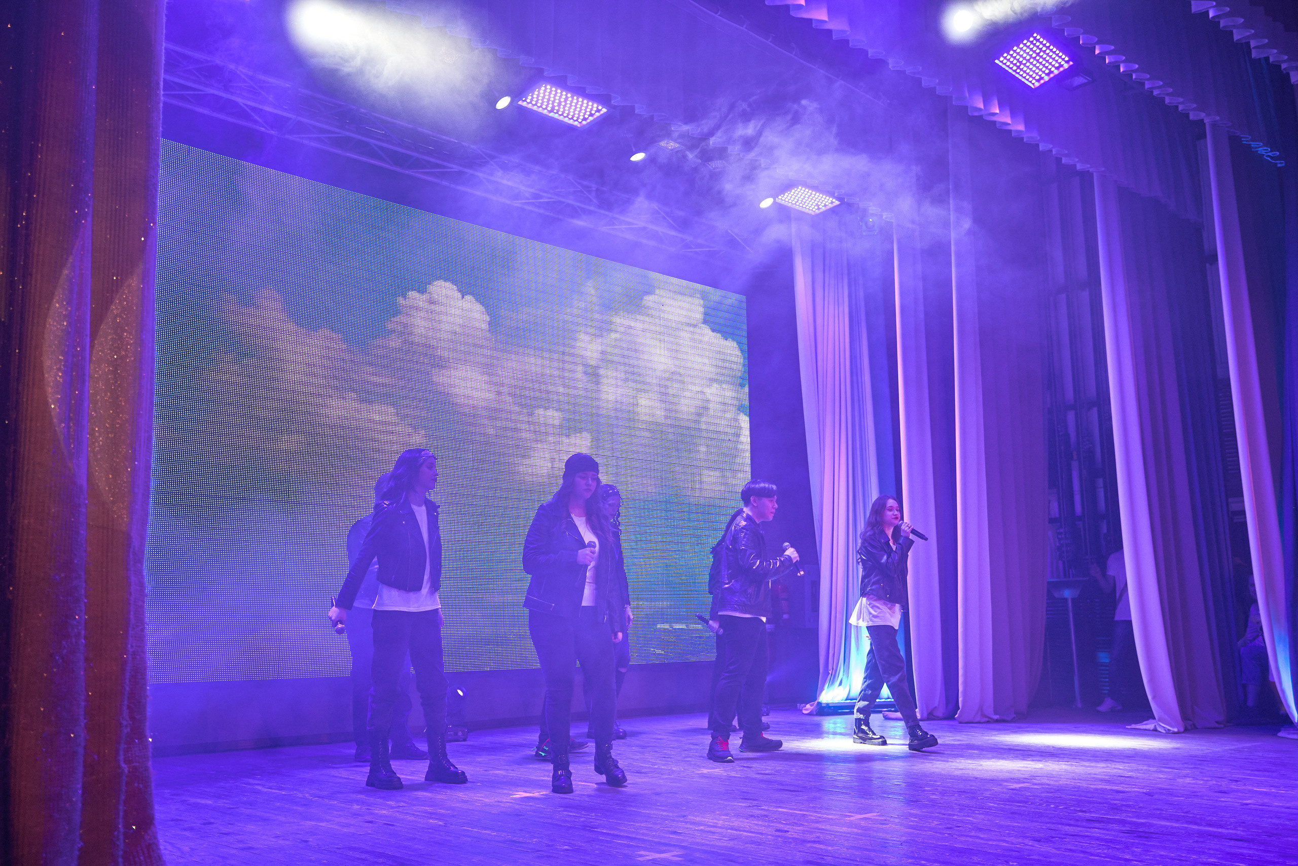 Портфолио репортажной фотосъёмки: Концерт в ДК Железнодорожников. Фотограф Яковлев Роман — Красноярск