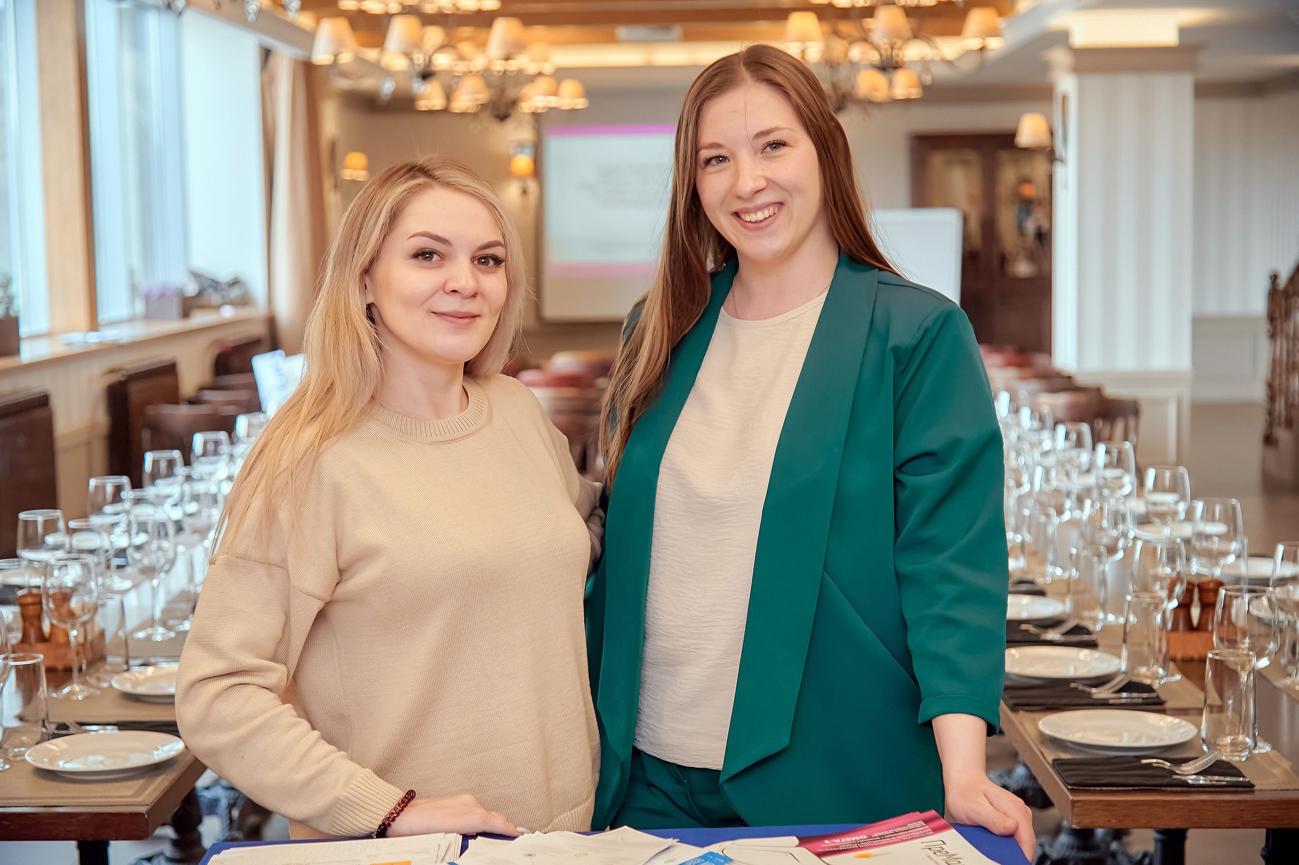 Портфолио репортажной фотосъёмки: ПреМама Дуо в Сафари-клуб. Фотограф Яковлев Роман — Красноярск