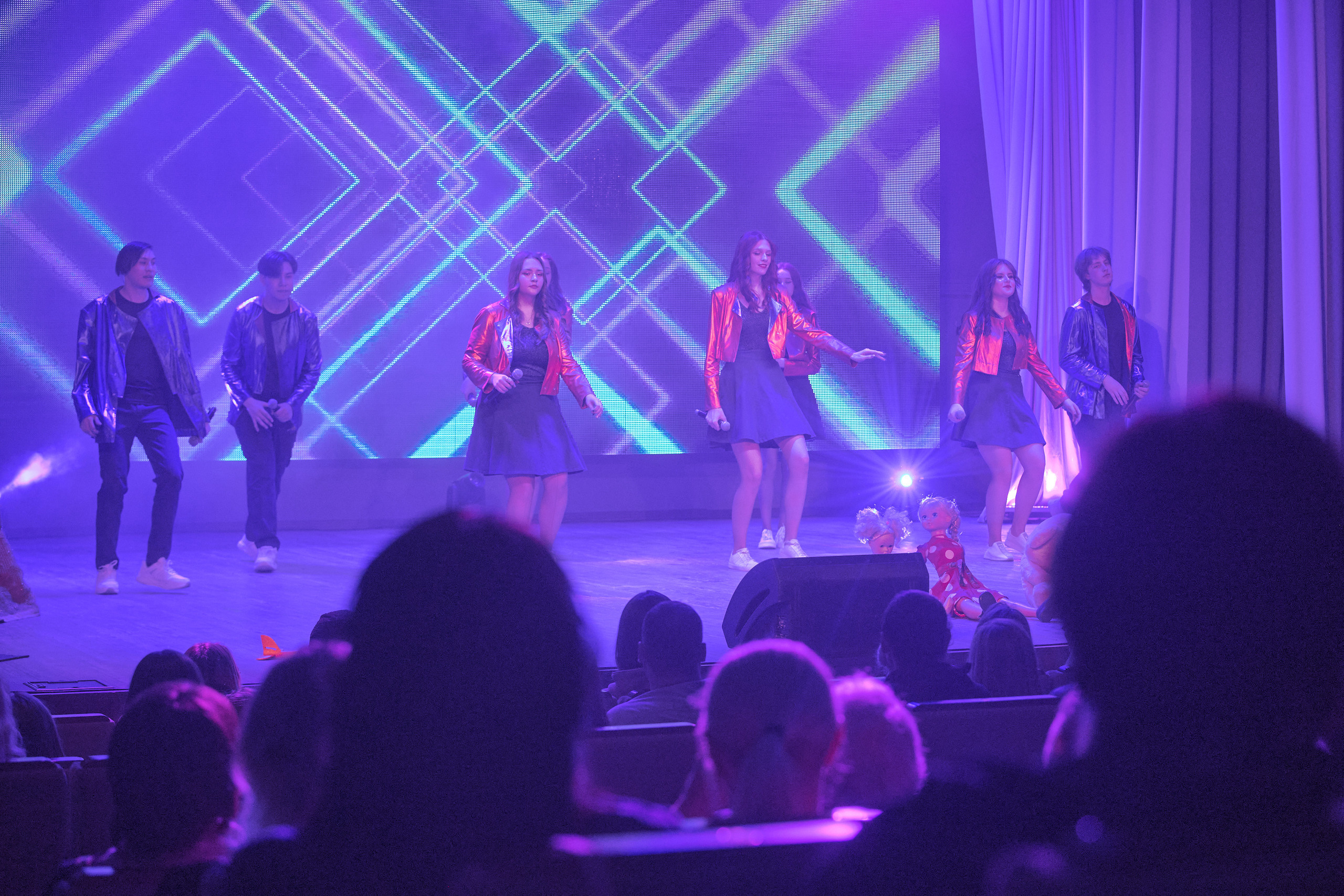 Портфолио репортажной фотосъёмки: Концерт в ДК Железнодорожников. Фотограф Яковлев Роман — Красноярск