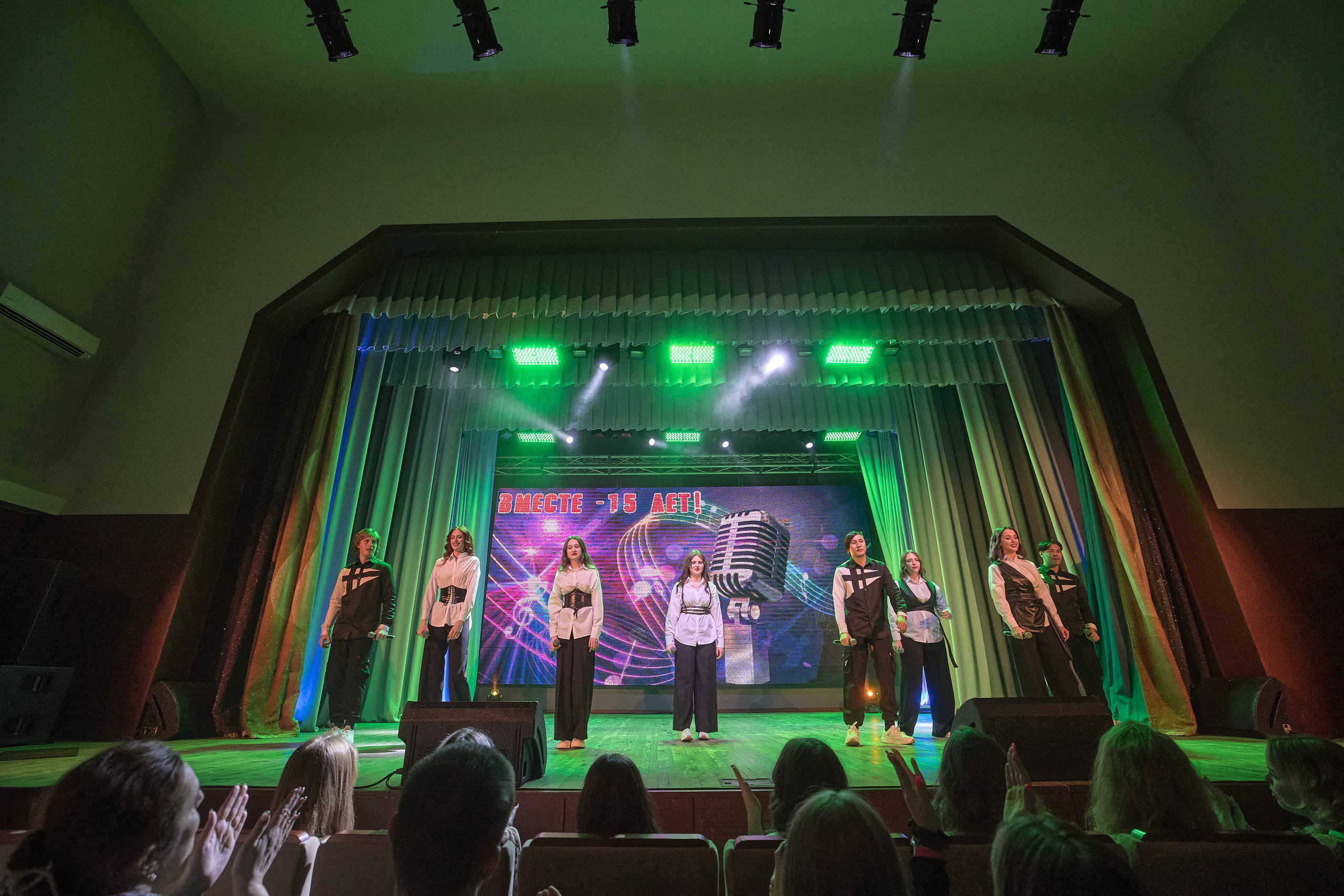 Портфолио репортажной фотосъёмки: Концерт в ДК Железнодорожников. Фотограф Яковлев Роман — Красноярск