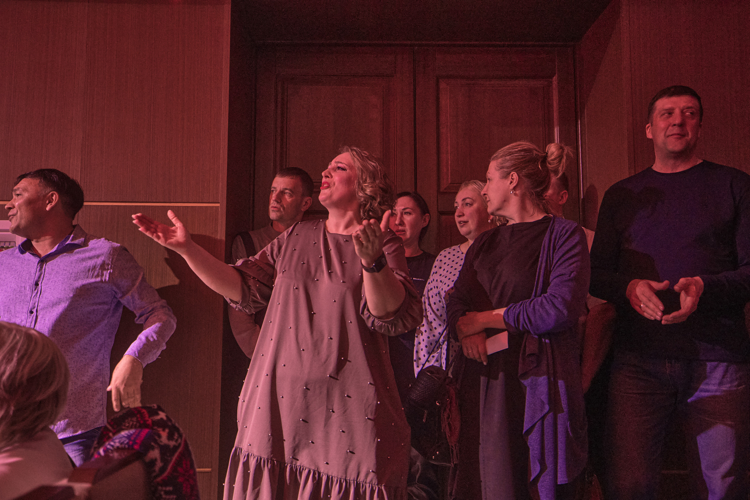 Портфолио репортажной фотосъёмки: Концерт в ДК Железнодорожников. Фотограф Яковлев Роман — Красноярск