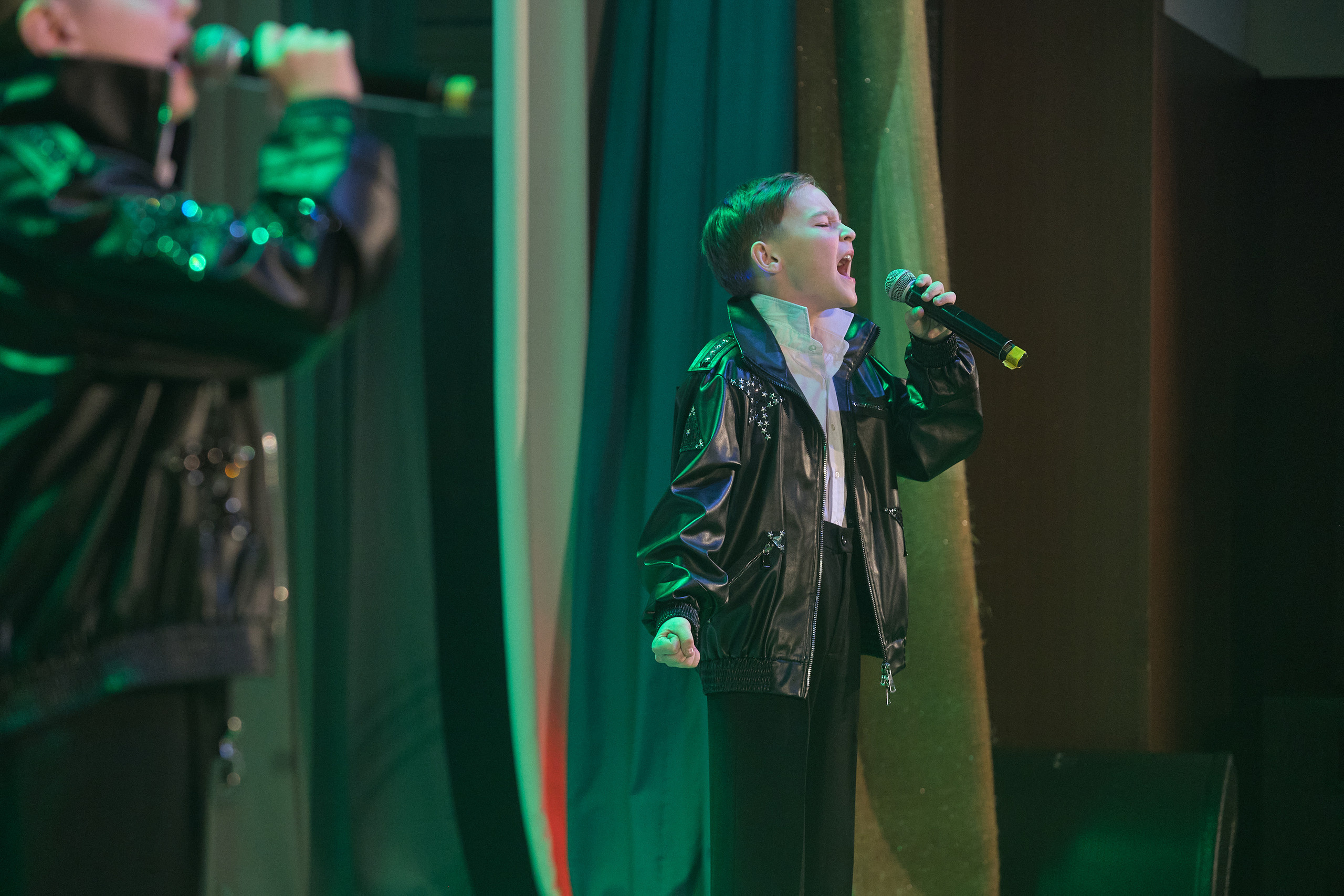 Портфолио репортажной фотосъёмки: Концерт в ДК Железнодорожников. Фотограф Яковлев Роман — Красноярск