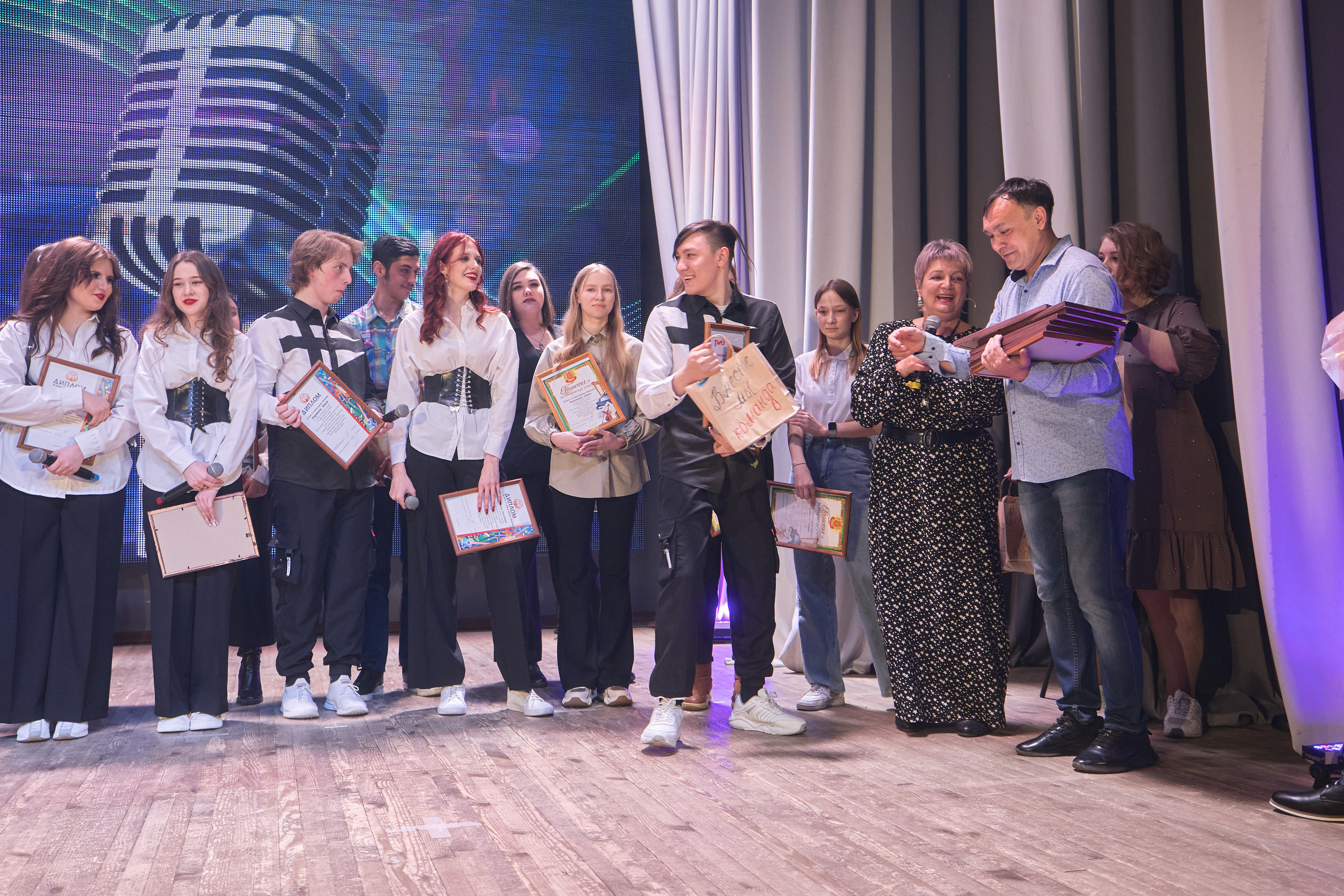 Портфолио репортажной фотосъёмки: Концерт в ДК Железнодорожников. Фотограф Яковлев Роман — Красноярск