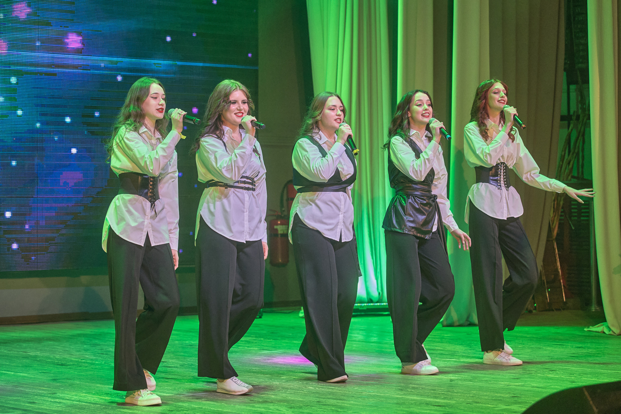 Портфолио репортажной фотосъёмки: Концерт в ДК Железнодорожников. Фотограф Яковлев Роман — Красноярск