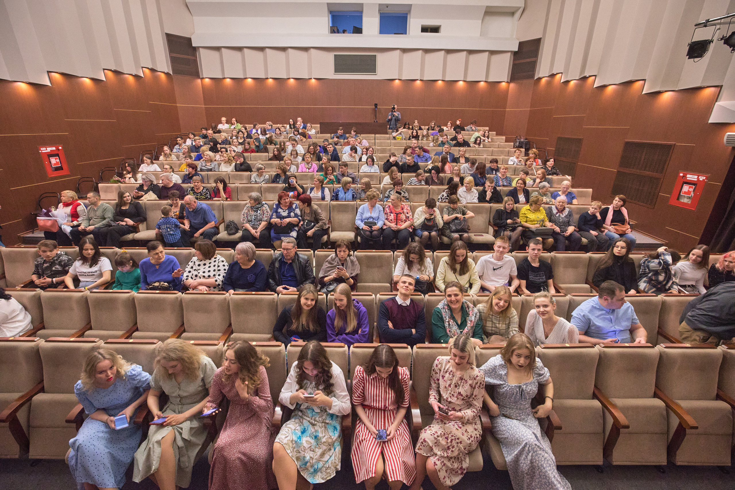 Портфолио репортажной фотосъёмки: Концерт в ДК Железнодорожников. Фотограф Яковлев Роман — Красноярск