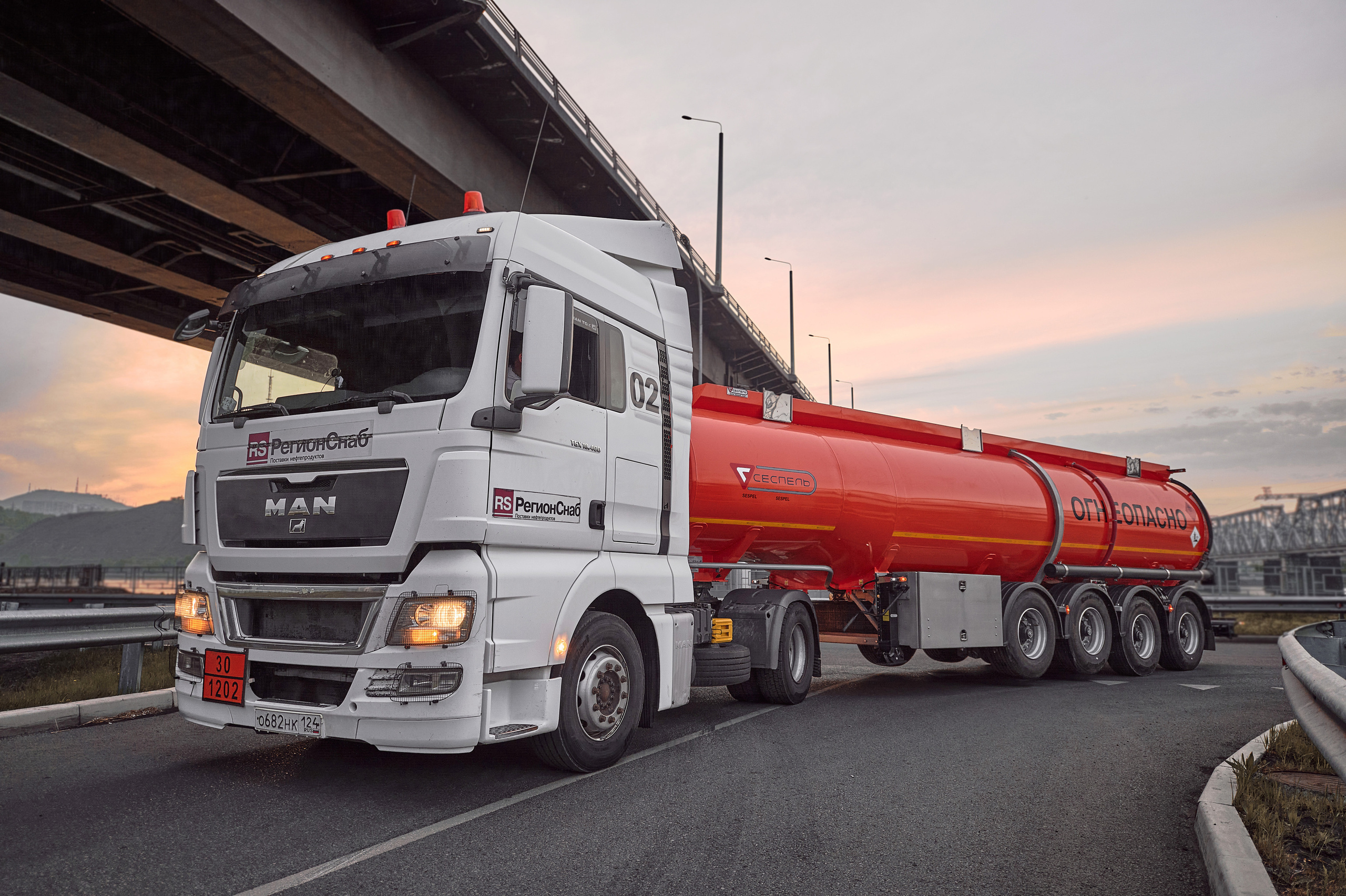 Портфолио по промышленной фотосъёмке: Поставка нефтепродуктов «РЕГИОНСНАБ». Фотограф Яковлев Роман — Красноярск