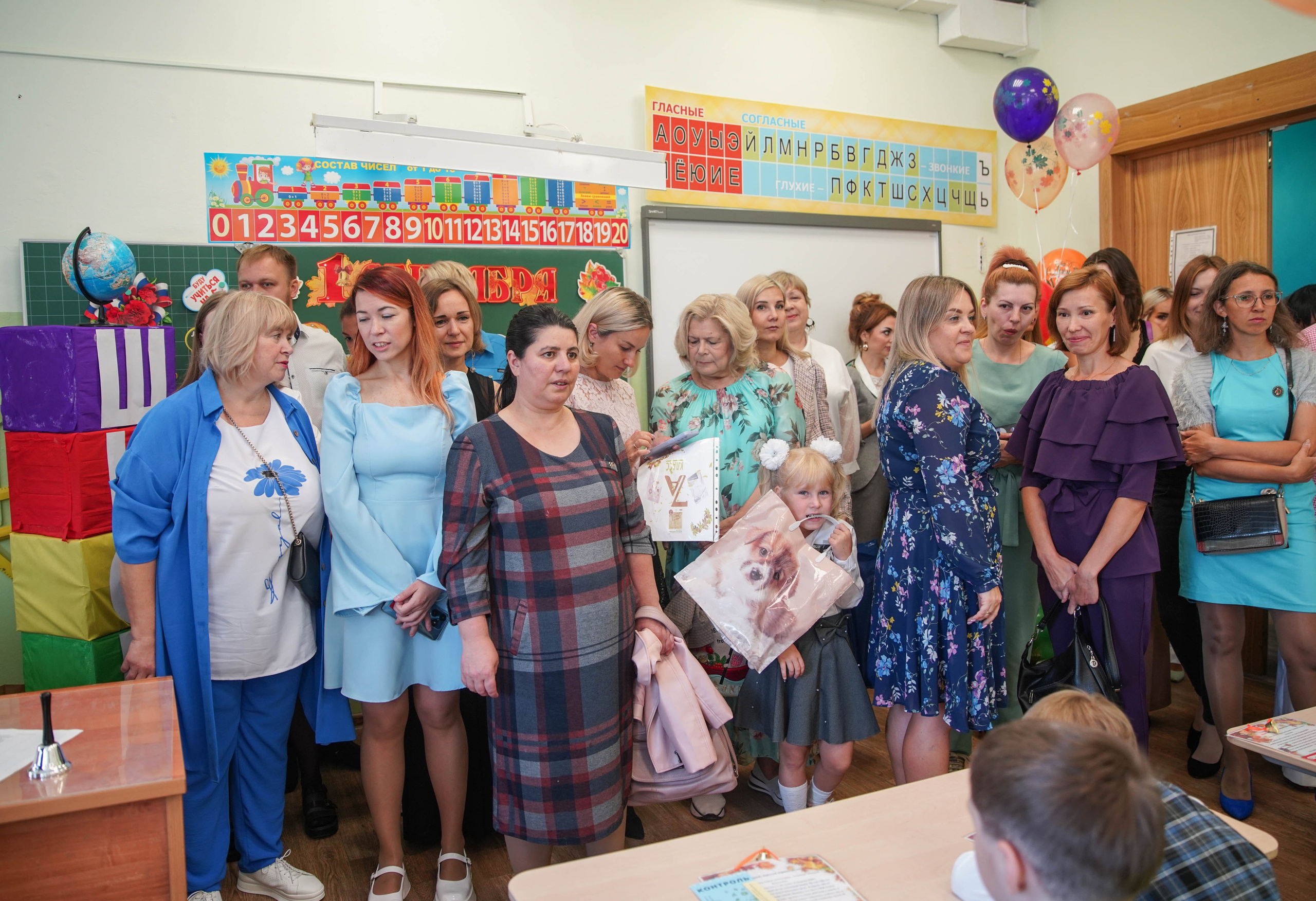 Первый класс линейка, в классе, портреты. Семейный и детский фотограф в Нижнем Новгороде