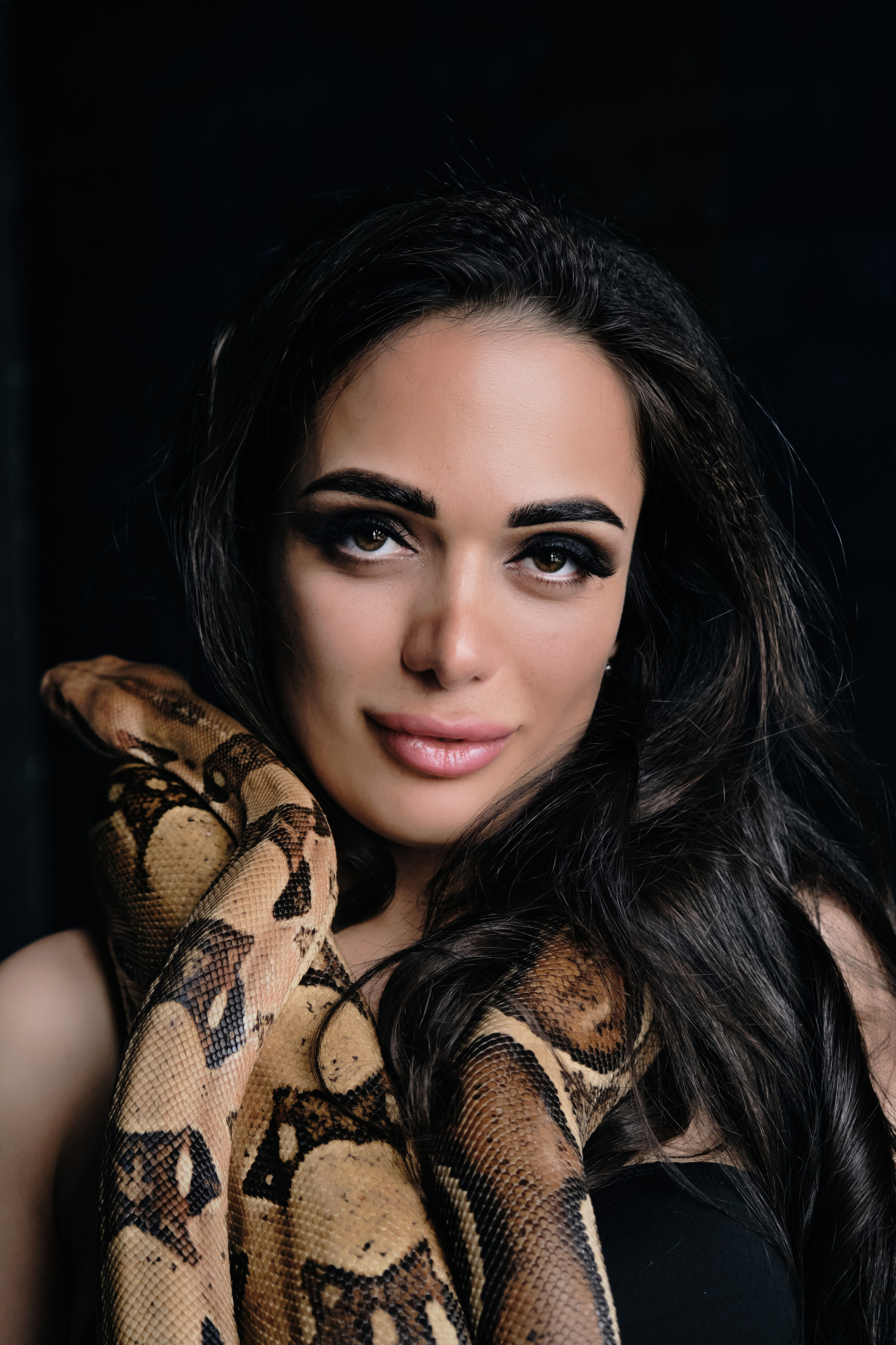 Фотосессия со змеёй в Москве — съёмки в студии с проверенными заводчиками. Портретный фотограф в Москве — Виктория Колышева