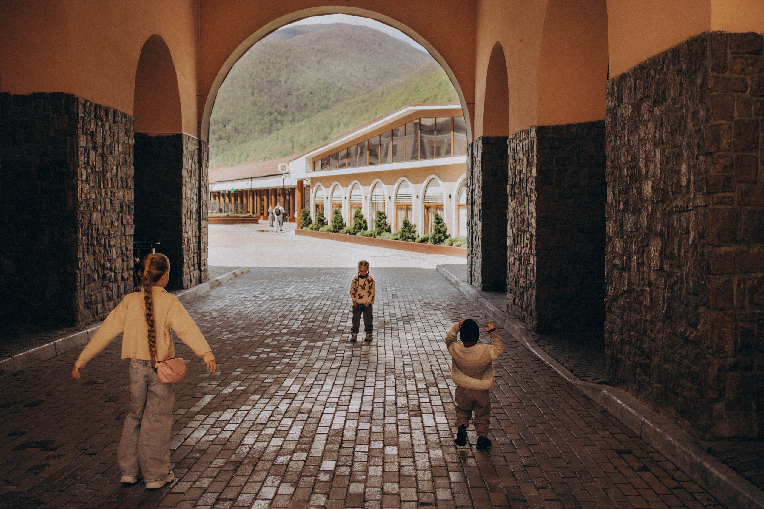 Красная поляна_весна 2025 г. Фотограф lifestylе в Москве Пшеничная Анастасия