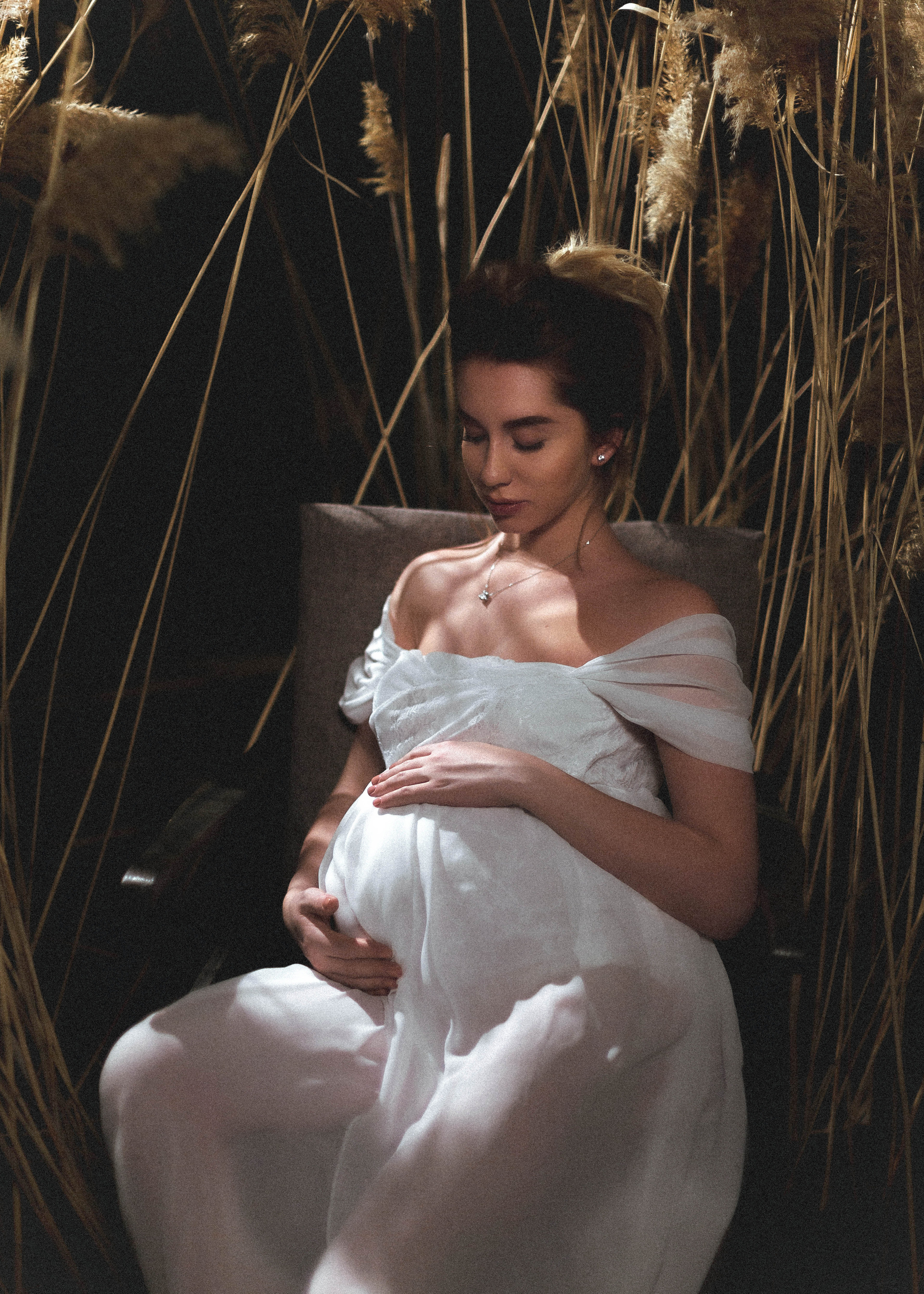 Pregnancy. Portraiture & lifestyle photographer in Dubai/Almaty, Olga Chernyak