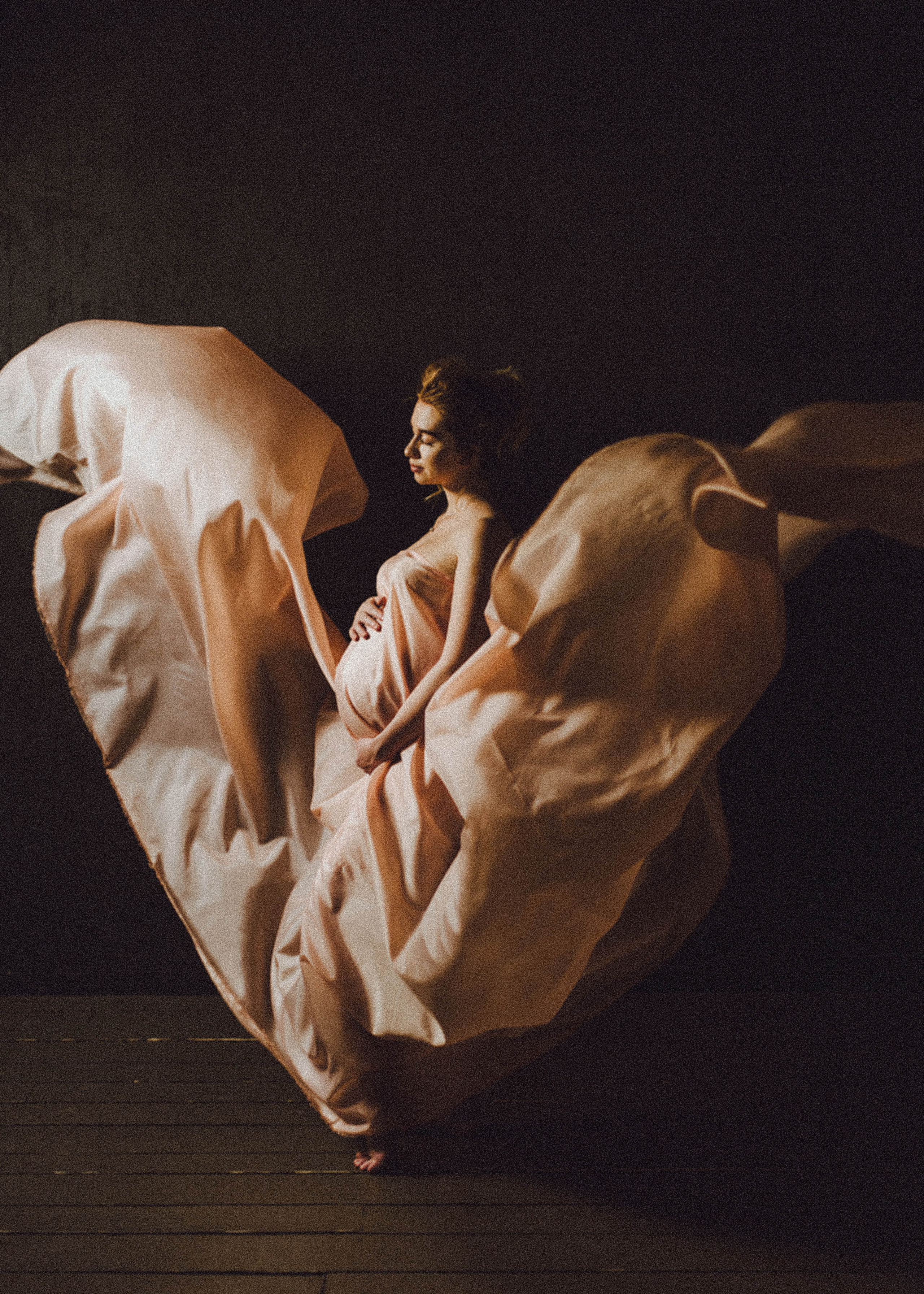 Pregnancy. Portraiture & lifestyle photographer in Dubai/Almaty, Olga Chernyak