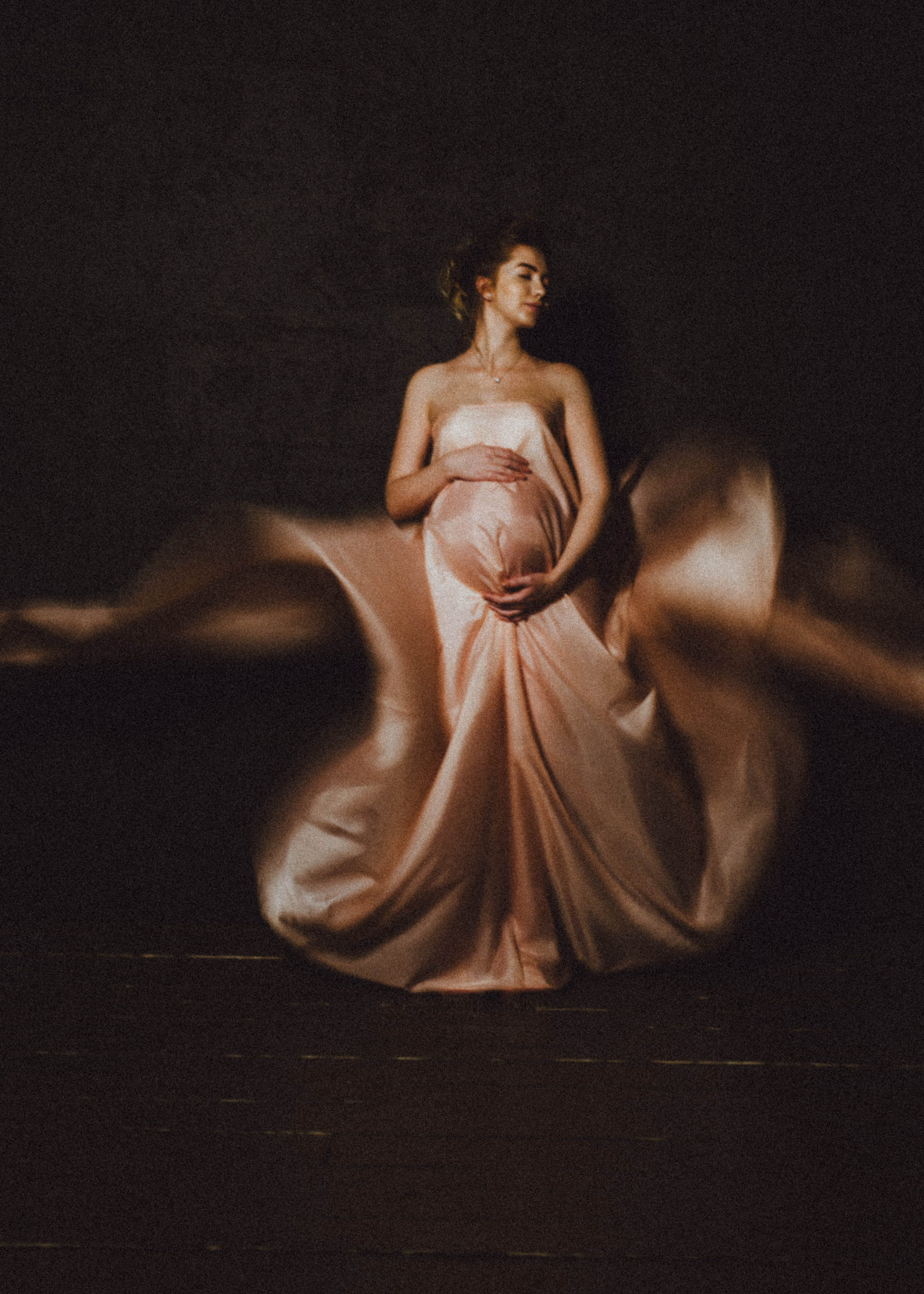 Pregnancy. Portraiture & lifestyle photographer in Dubai/Almaty, Olga Chernyak