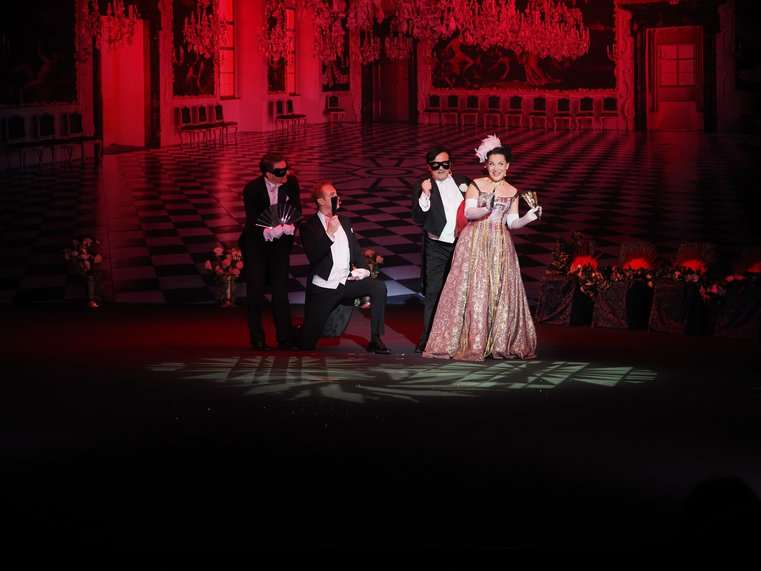 «БУФФ-ПАРАДИЗ» Летучая мышь (в Нск). Портретный и спортивный фотограф в Новосибирске и Твери Кононов Алексей