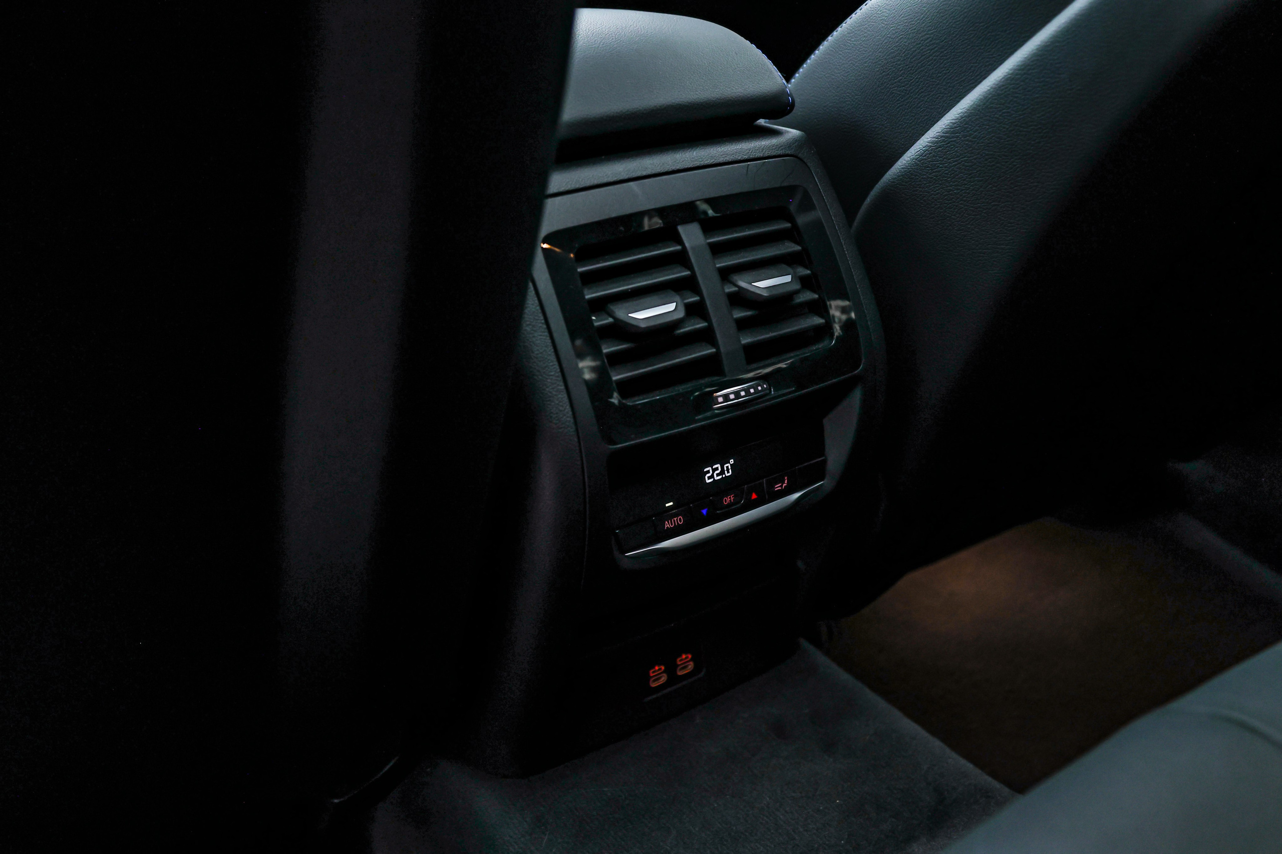 2021 BMW X4. Mixturecaptures