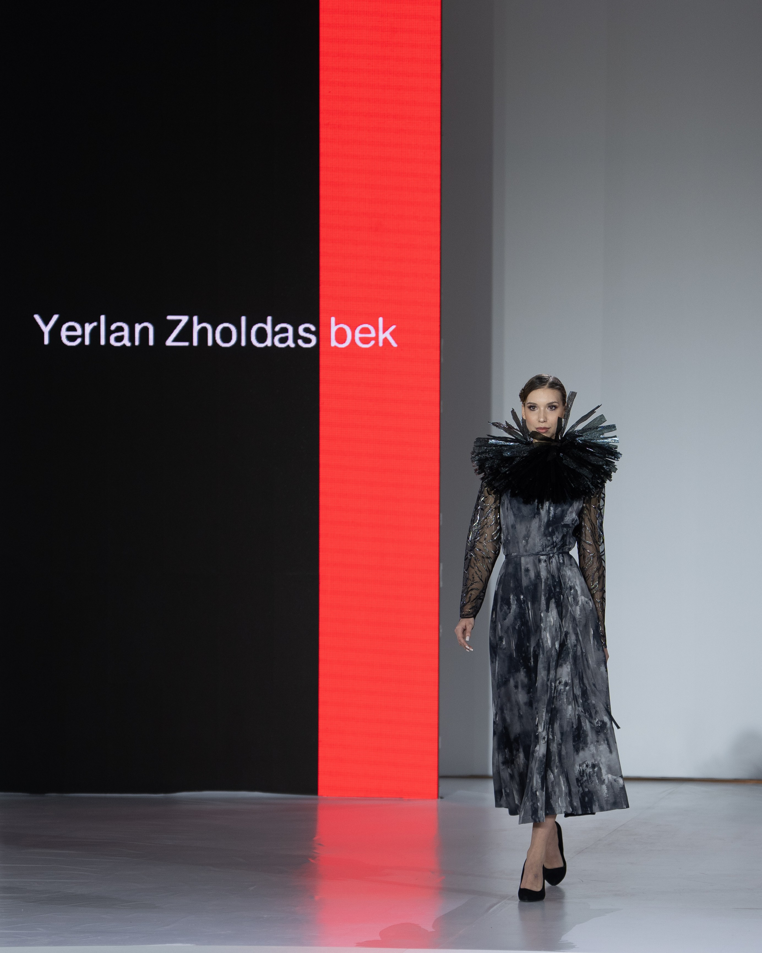 Дизайнер Yerlan Zholdas bek. Сайт Алматинского НЮ АРТ, будуар и фэшн фотографа Дениса Карпенко