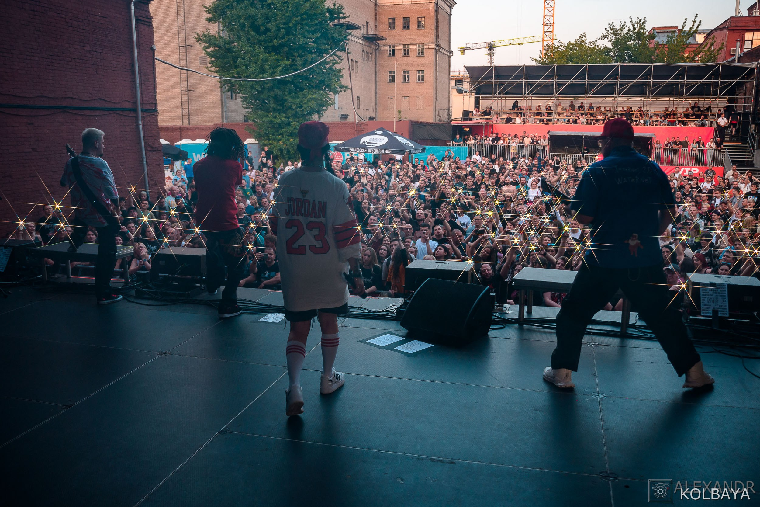 Фоторепортаж с концерта группы СЛОТ на Red Summer 2025. Концертный и театральный репортажный фотограф в Москве Александр Колбая
