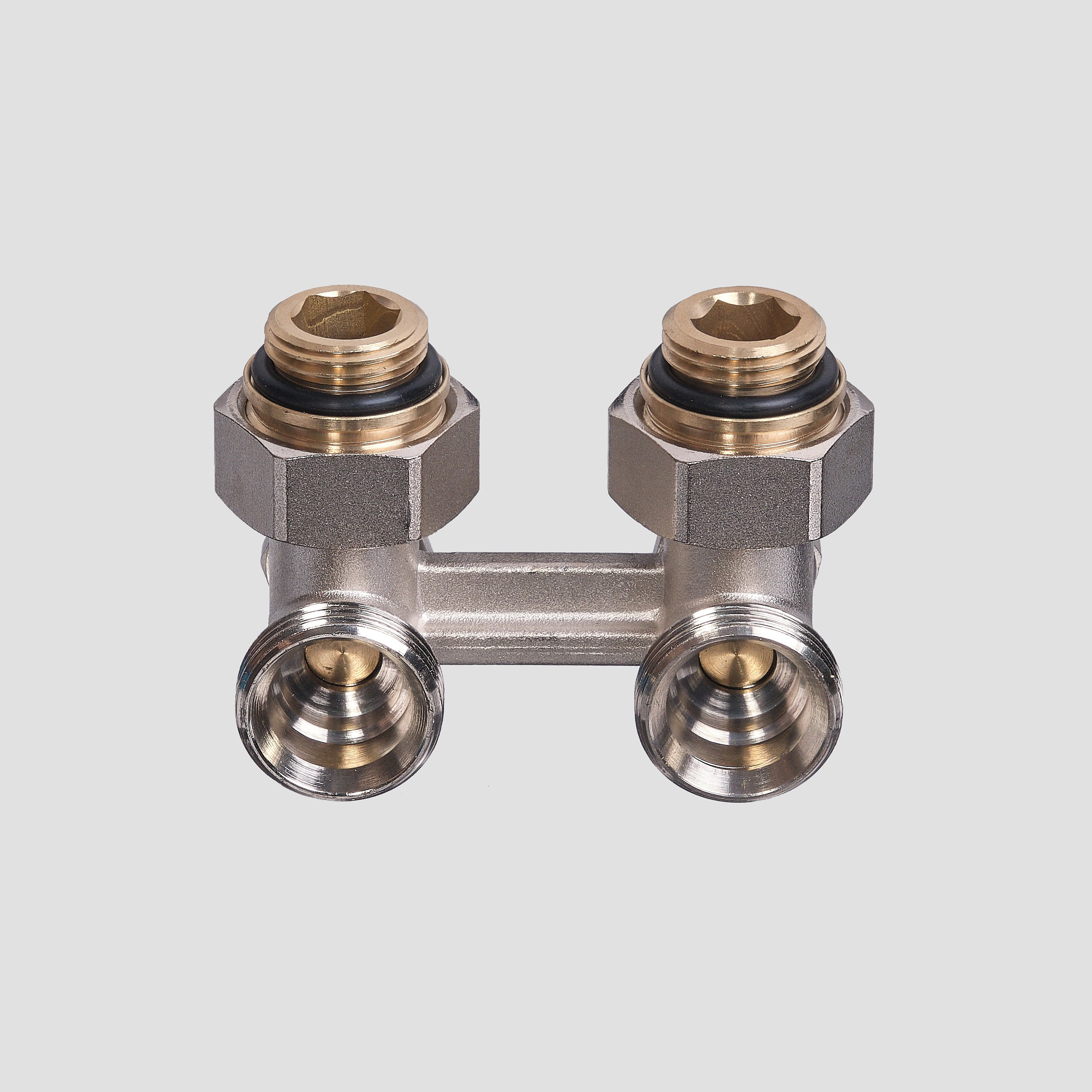 Предметные фотографии регуляторов и нагревателей для отопительных приборов