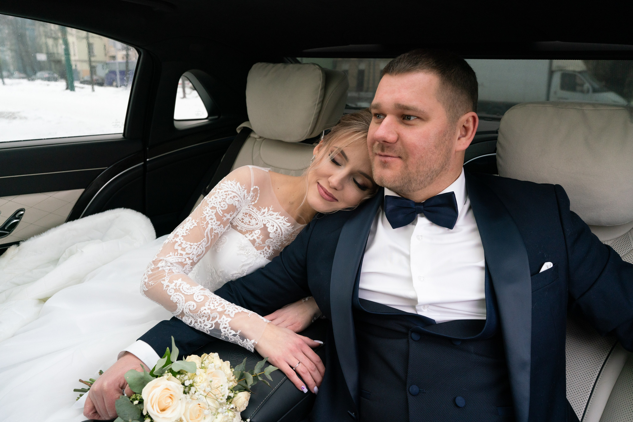 Свадебная фотосессия зимой в Санкт-Петербурге. Свадебный фотограф Александр Невский в Санкт-Петербурге