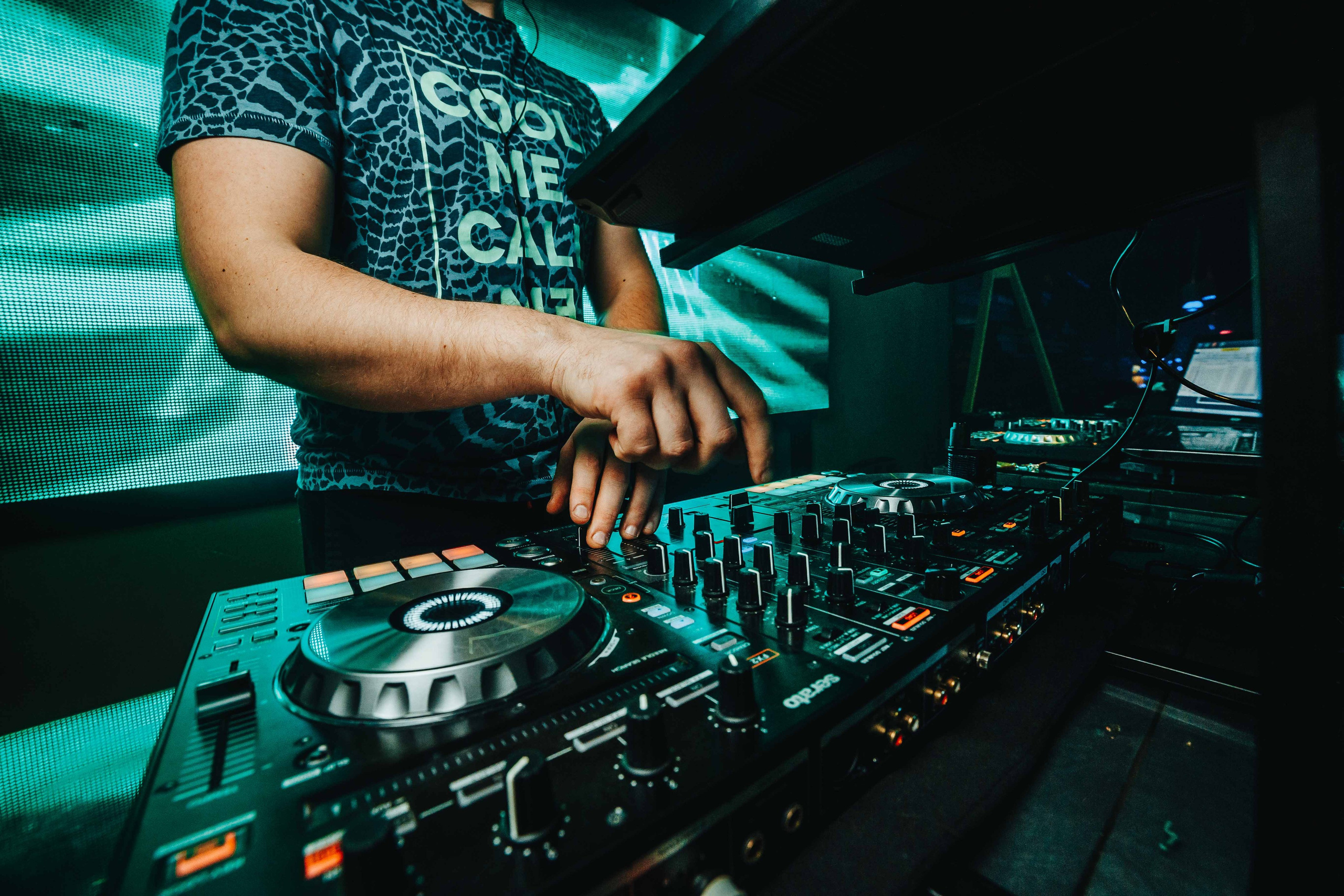 Ночной клуб НЕОН | Фотоотчеты NEON Барнаул. Репортажный (Event) фотограф в Барнауле | Даниил Маркин | Качество и вайб