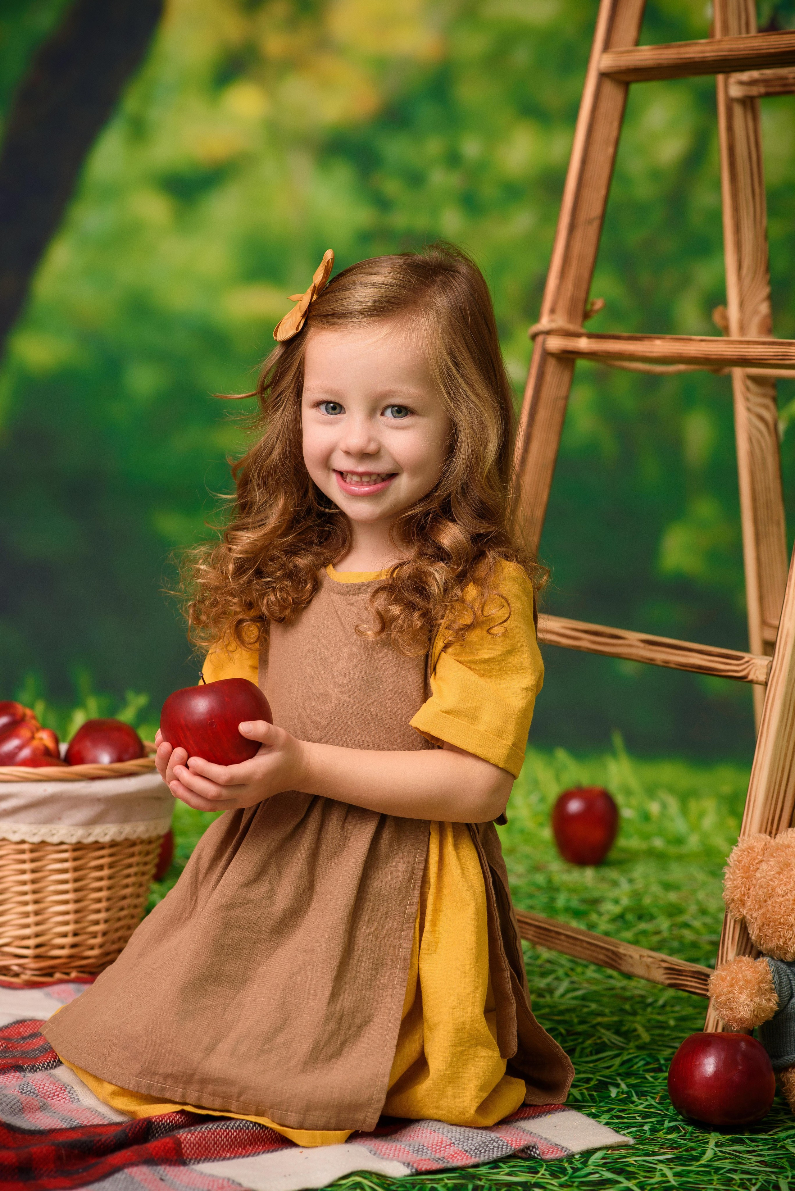 Яблочный сад. Детская фотостудия Москва