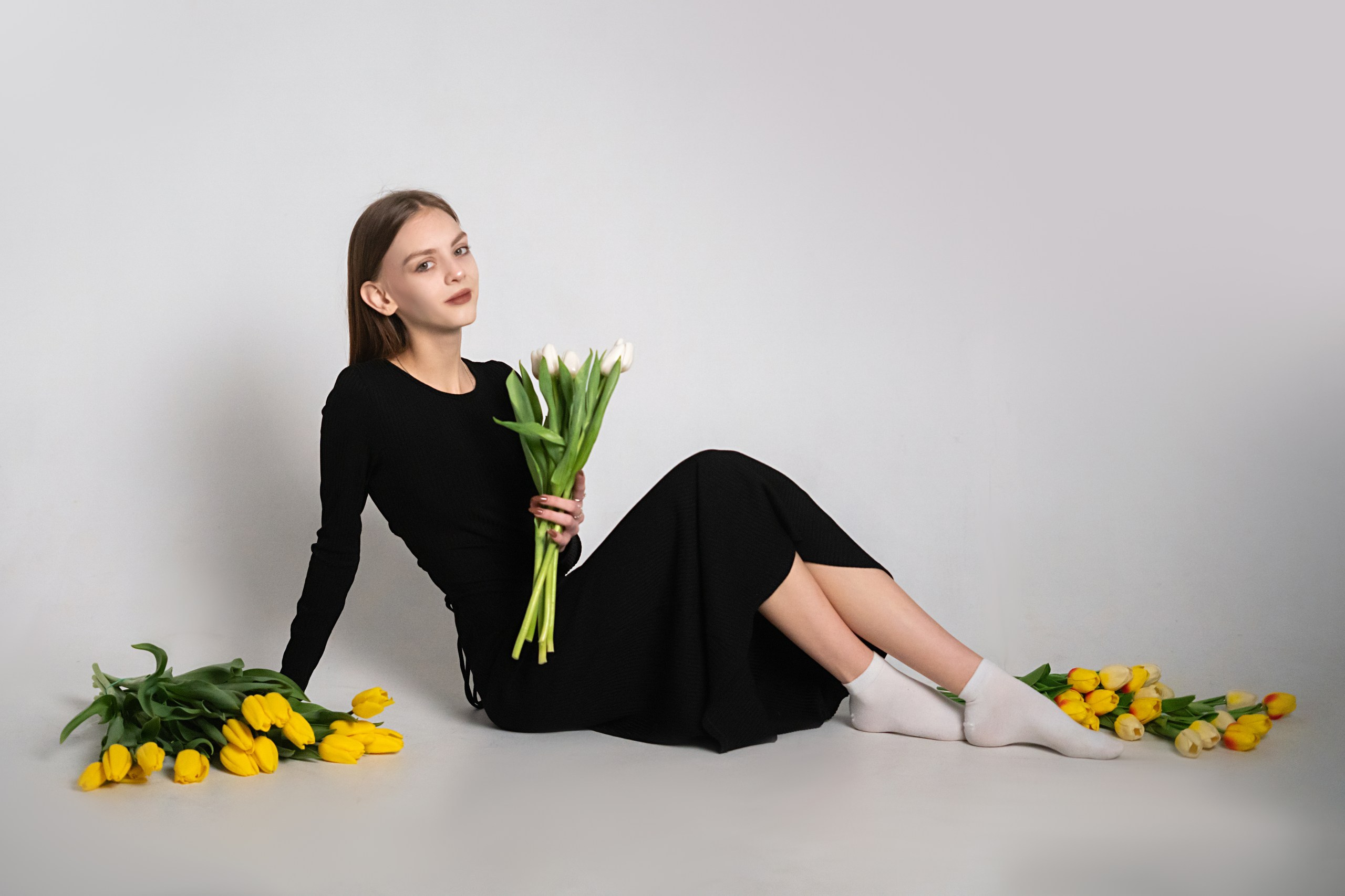 В студии с тюльпанами. Мила Посвит Фотограф новорожденных в Тобольске