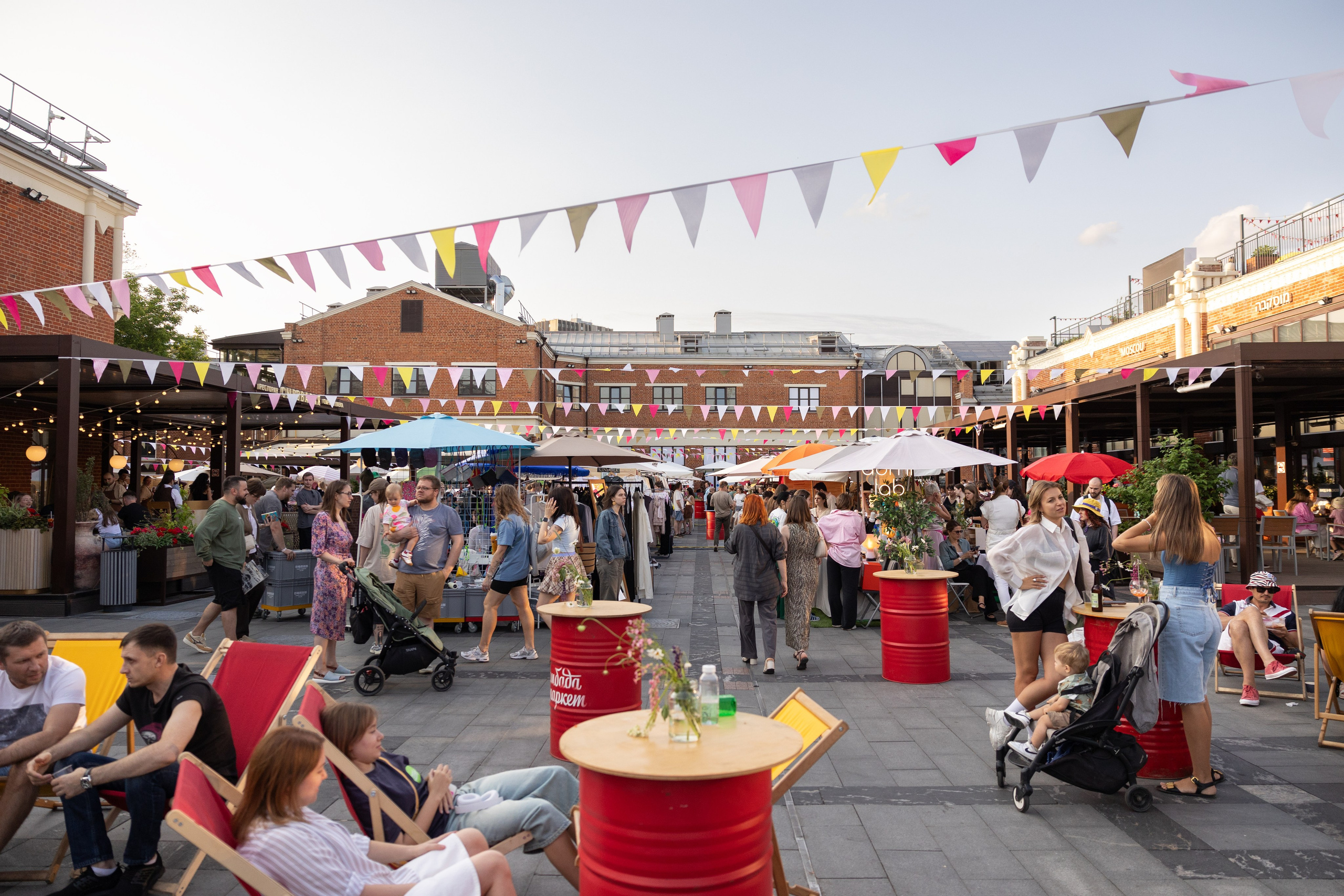 7–8 июня 2025 в пространстве «Три вокзала. Депо» / День 2 / фото Саша Жукова. Фотоотчеты «Ламбада-маркета»