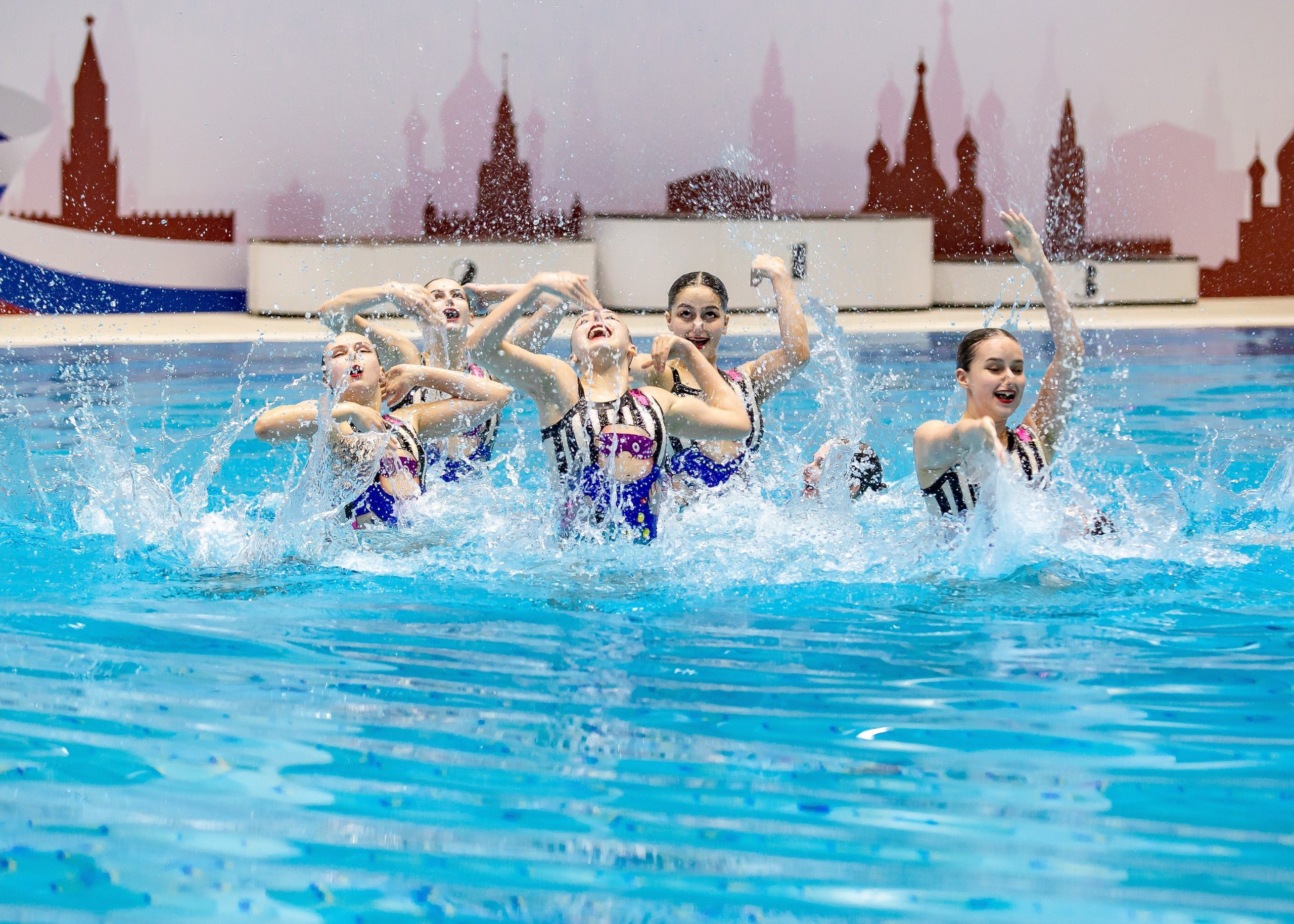 Первенство России по синхронному плаванию. Акробатическая группа. Репортажный фотограф в Москве